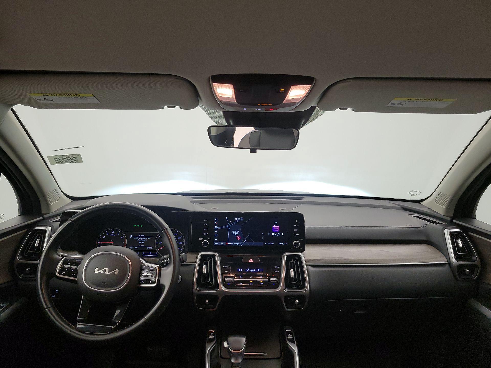 Thumbnail: 2022 Kia Sorento - 9