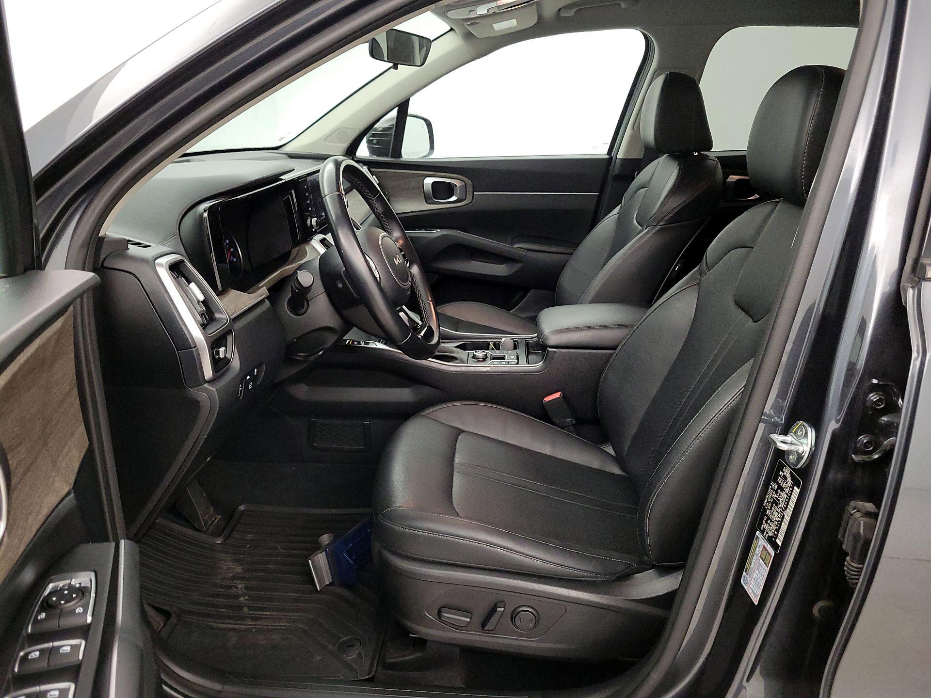 Thumbnail: 2022 Kia Sorento - 11