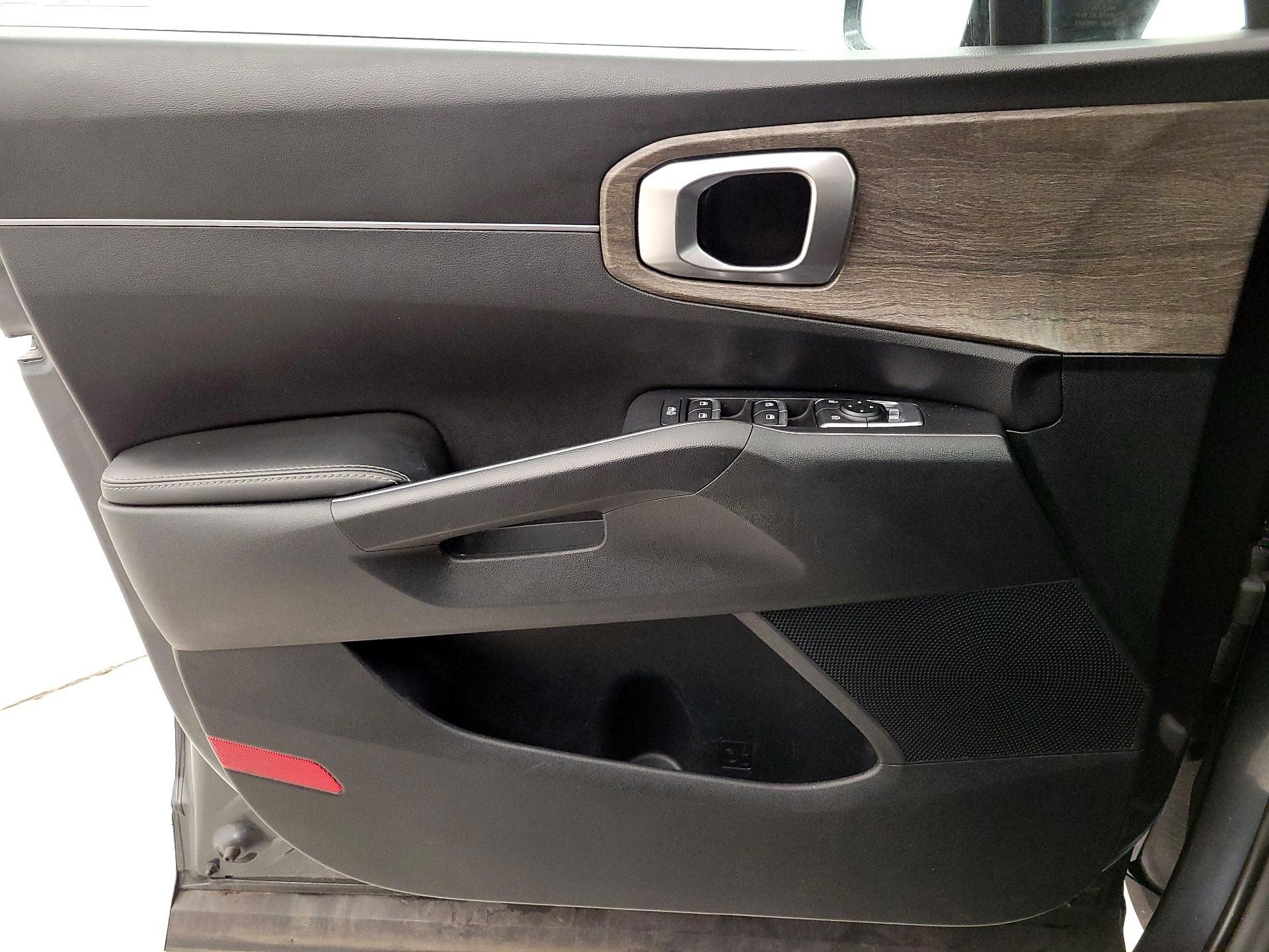 Thumbnail: 2022 Kia Sorento - 12