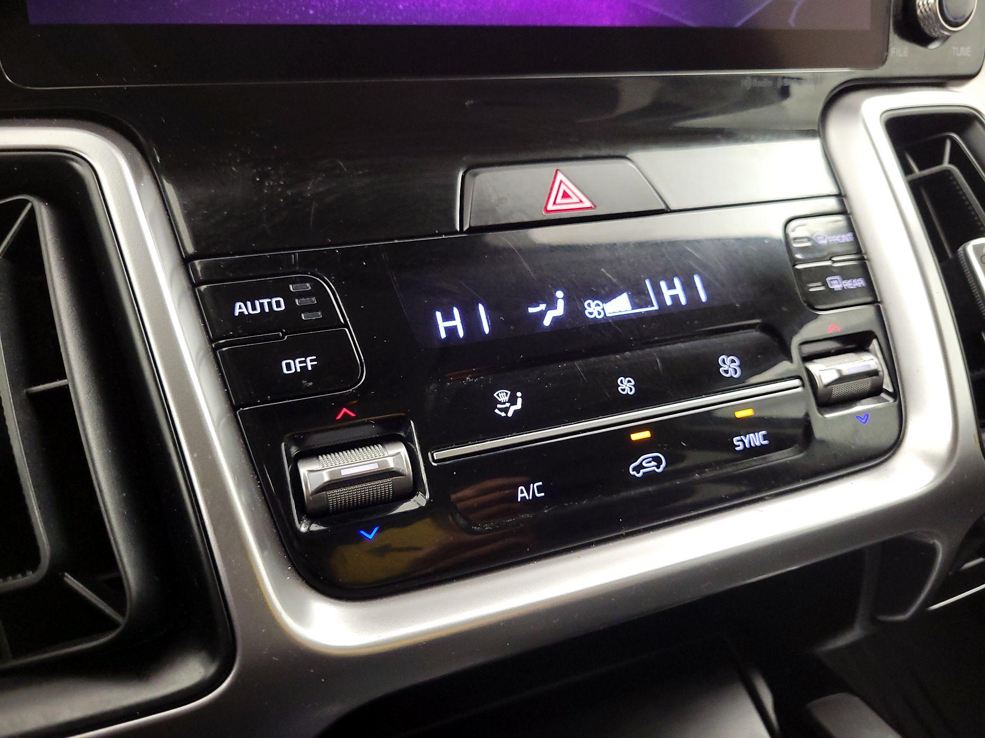 Thumbnail: 2022 Kia Sorento - 17