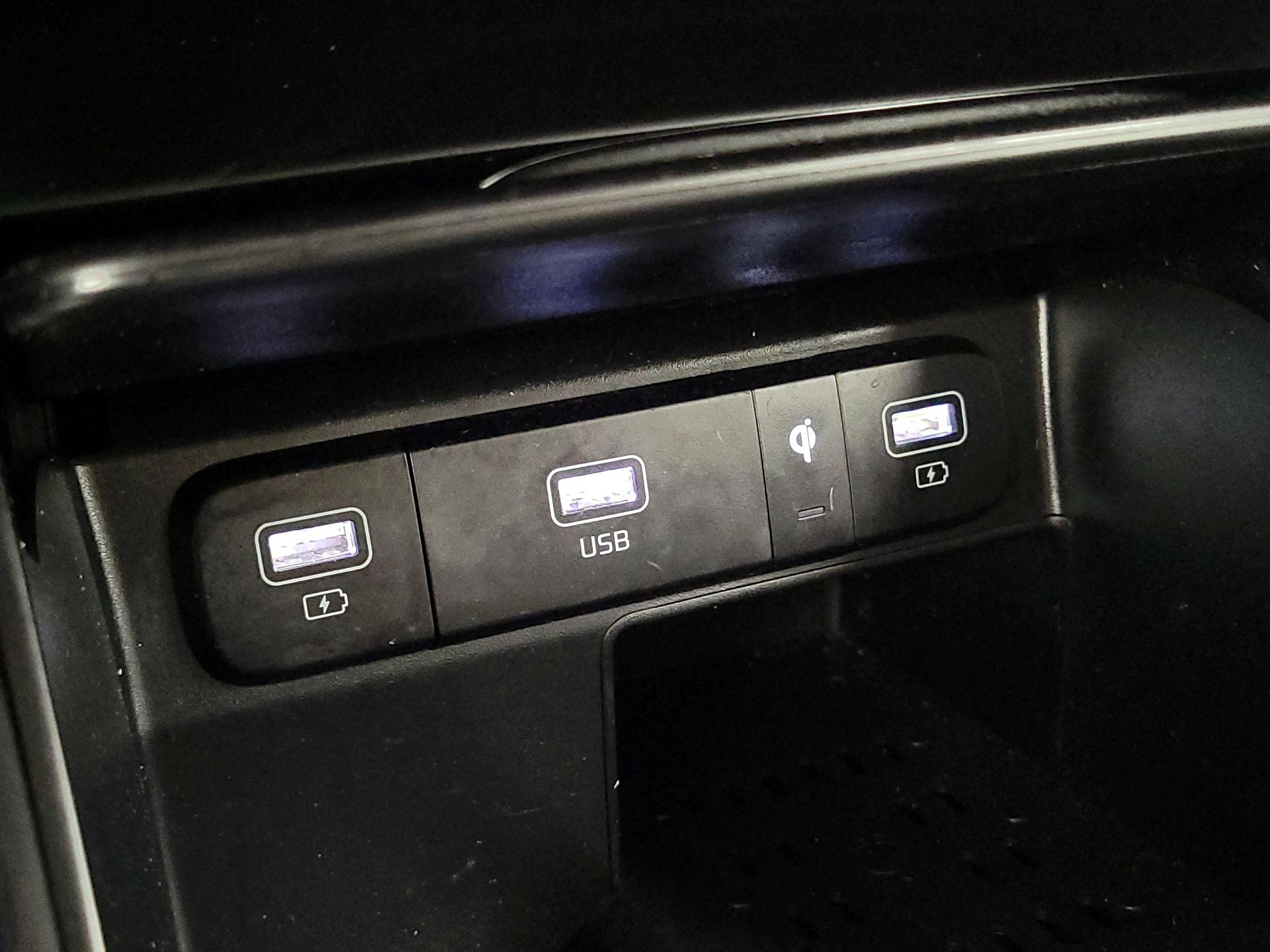 Thumbnail: 2022 Kia Sorento - 19