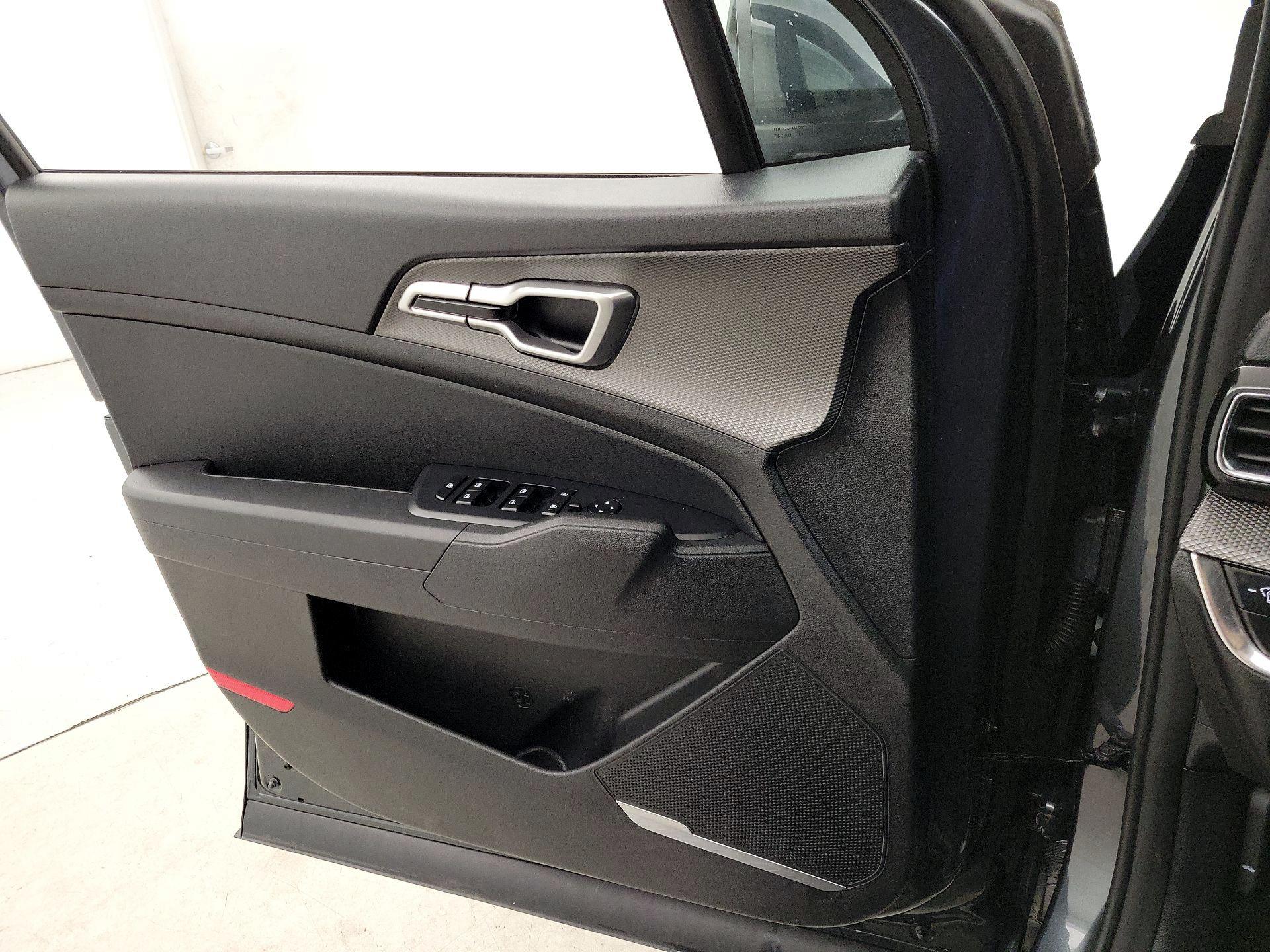 Thumbnail: 2023 Kia Sportage - 12