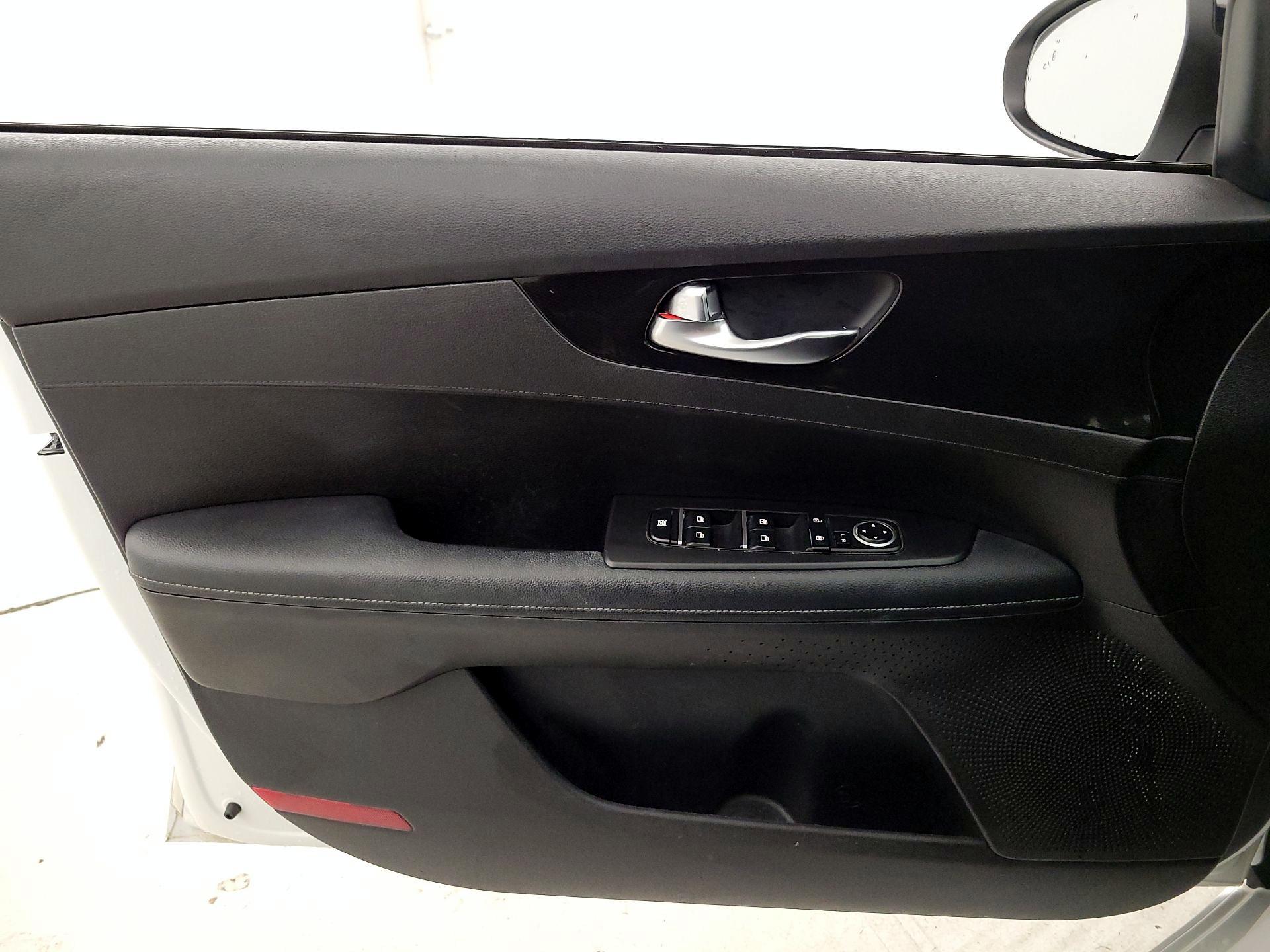 Thumbnail: 2023 Kia Forte - 12