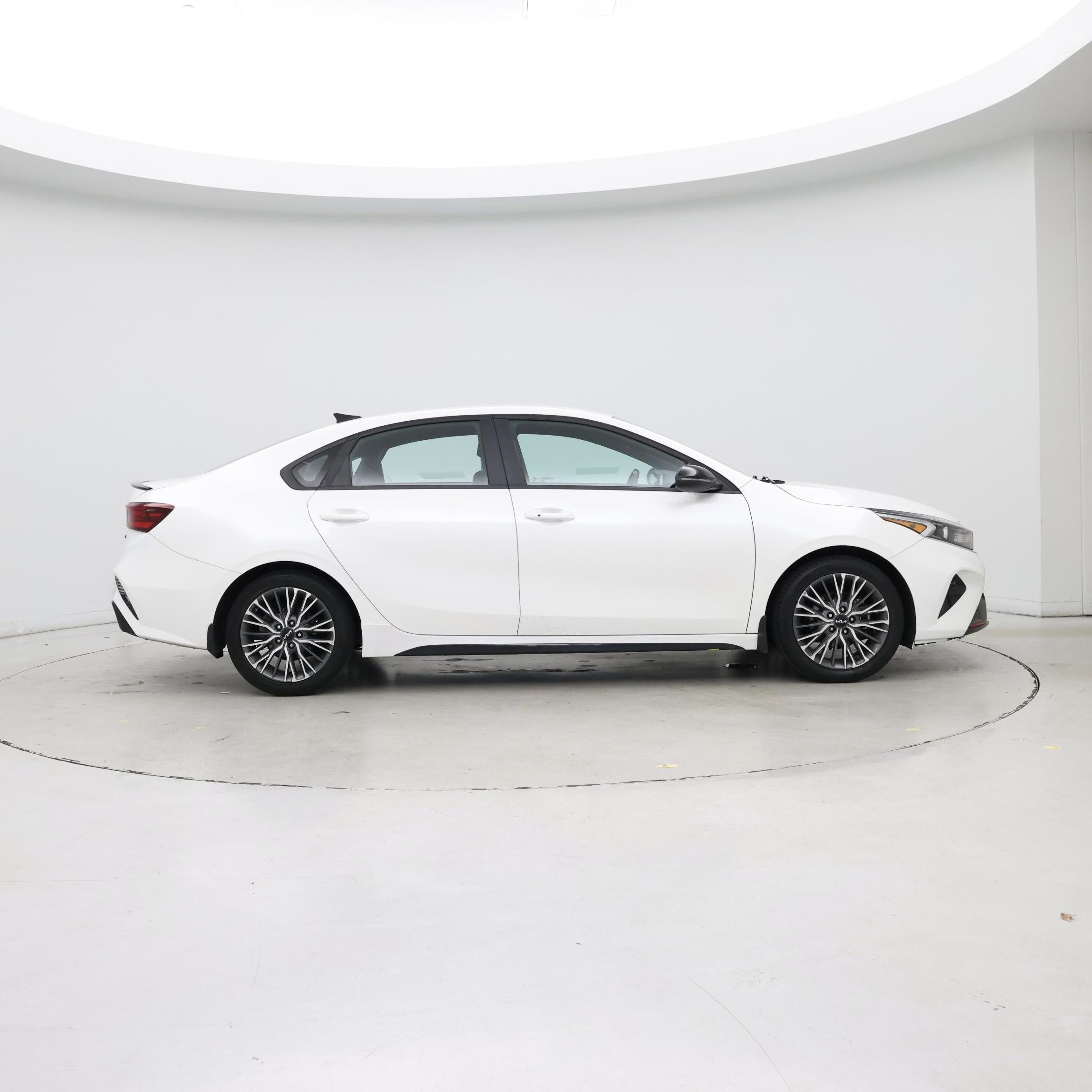 Thumbnail: 2023 Kia Forte - 7