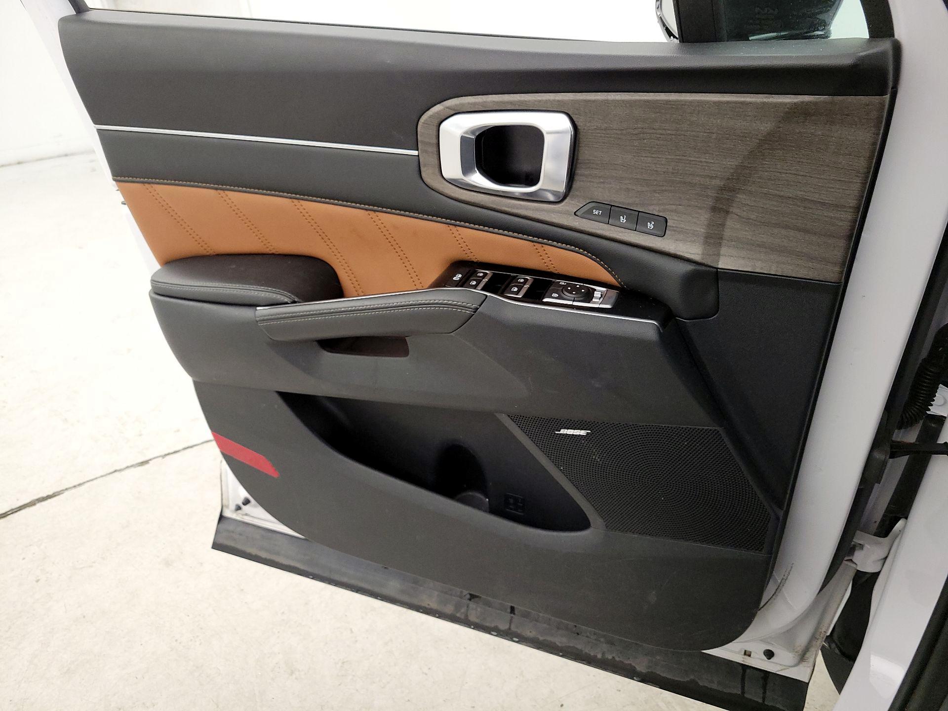 Thumbnail: 2023 Kia Sorento - 12