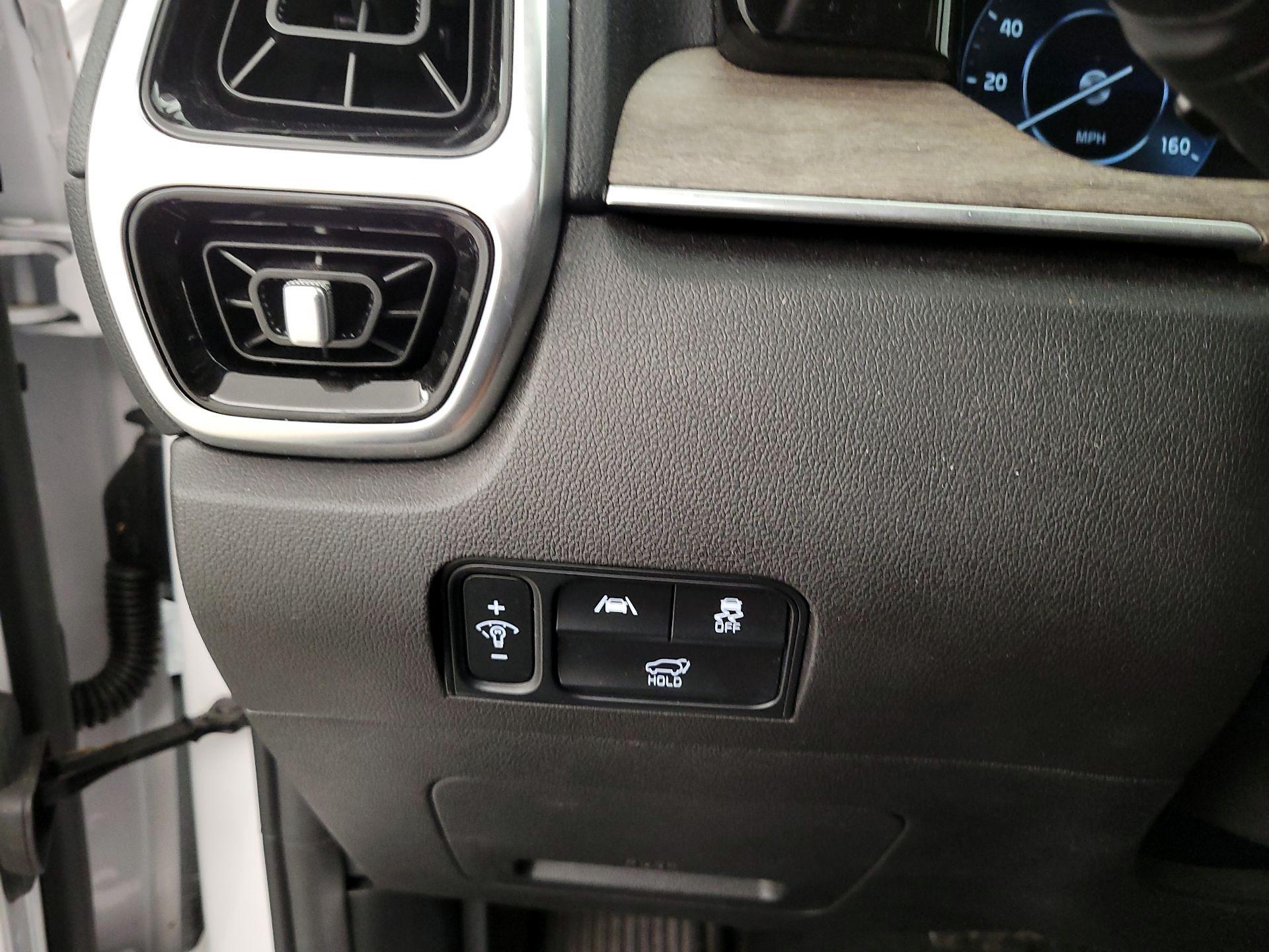 Thumbnail: 2023 Kia Sorento - 13