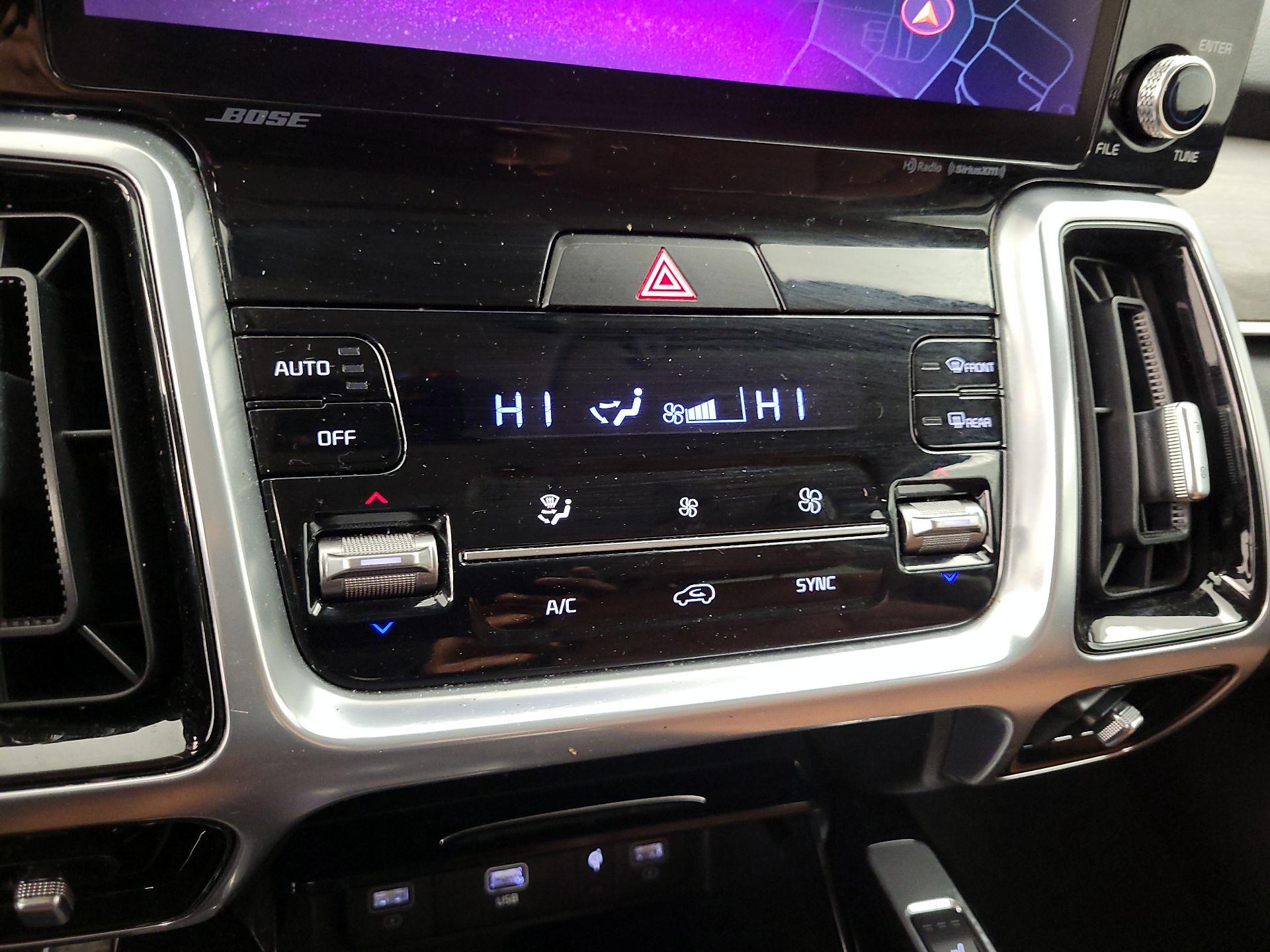 Thumbnail: 2023 Kia Sorento - 16