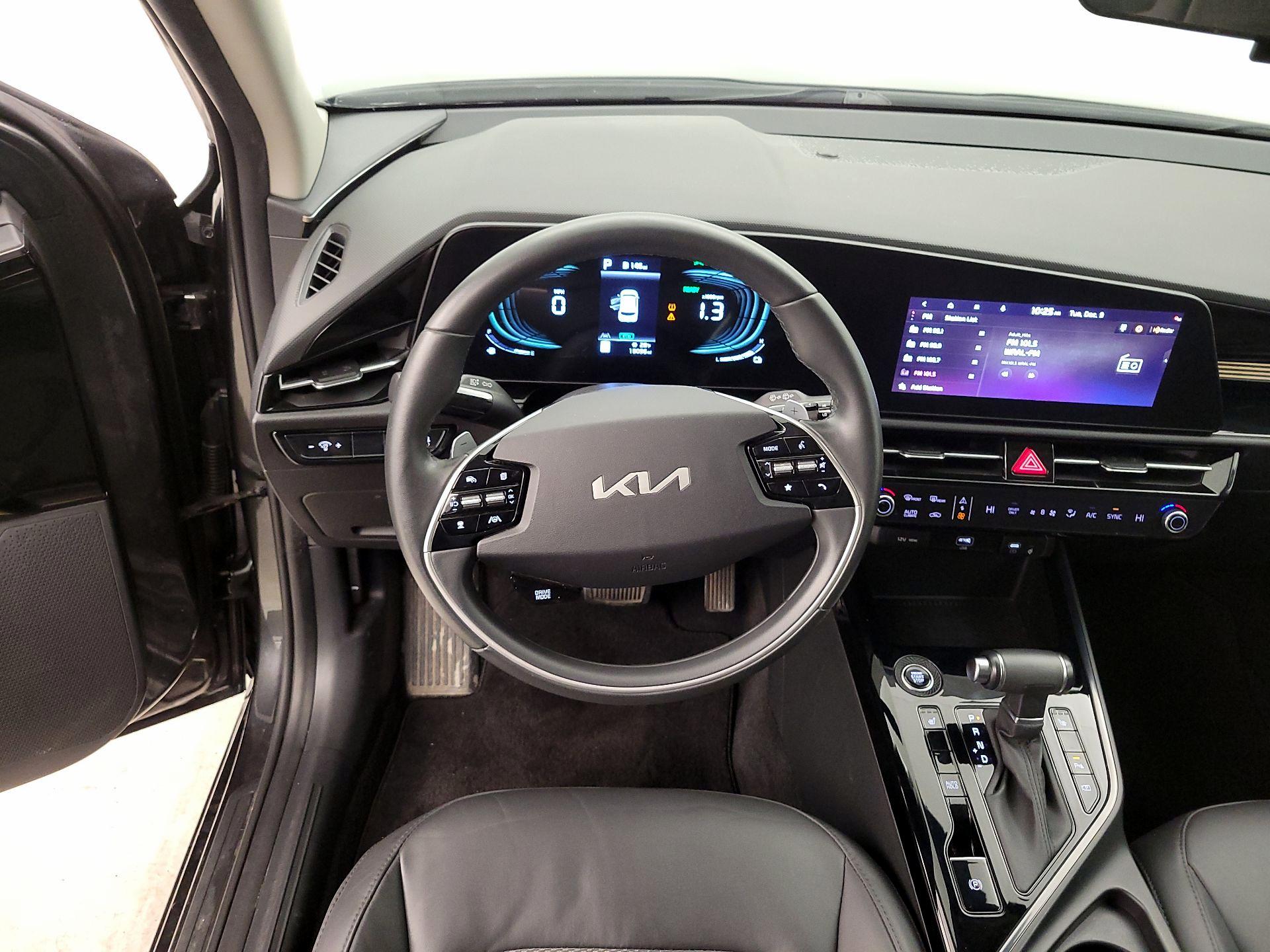 Thumbnail: 2023 Kia Niro - 10