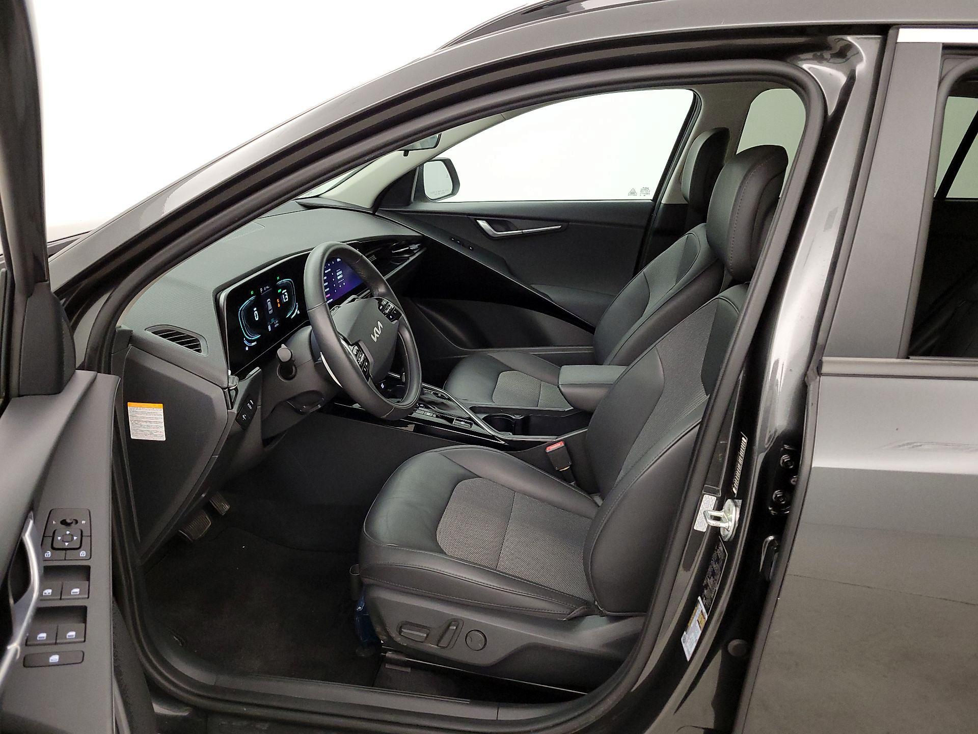 Thumbnail: 2023 Kia Niro - 11