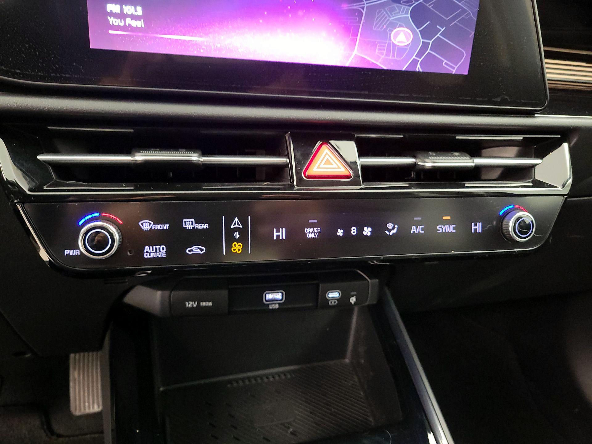 Thumbnail: 2023 Kia Niro - 15