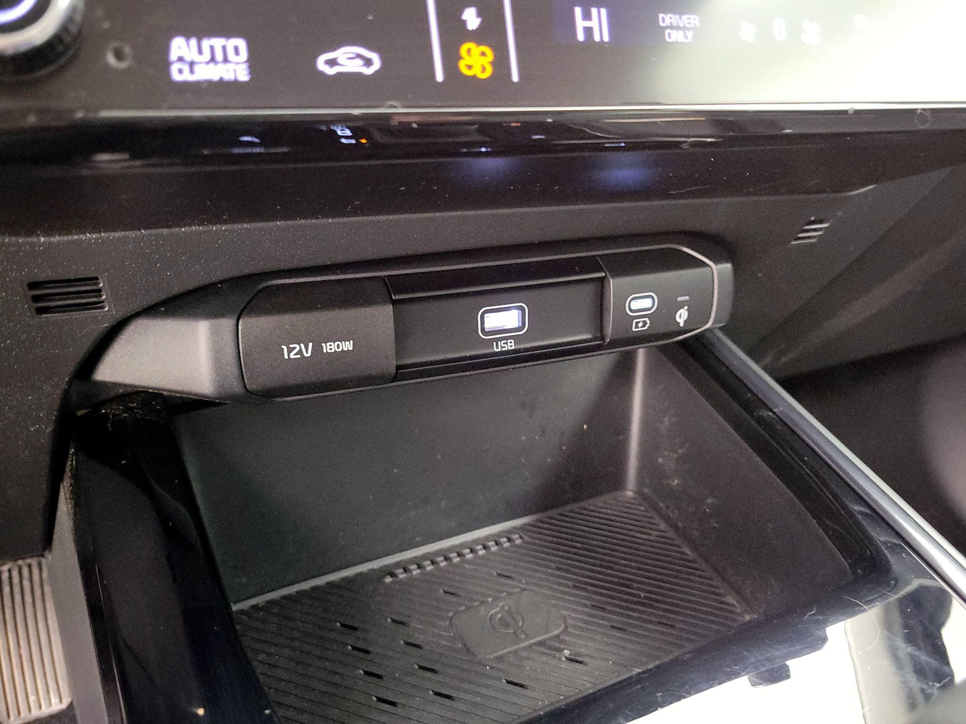 Thumbnail: 2023 Kia Niro - 17