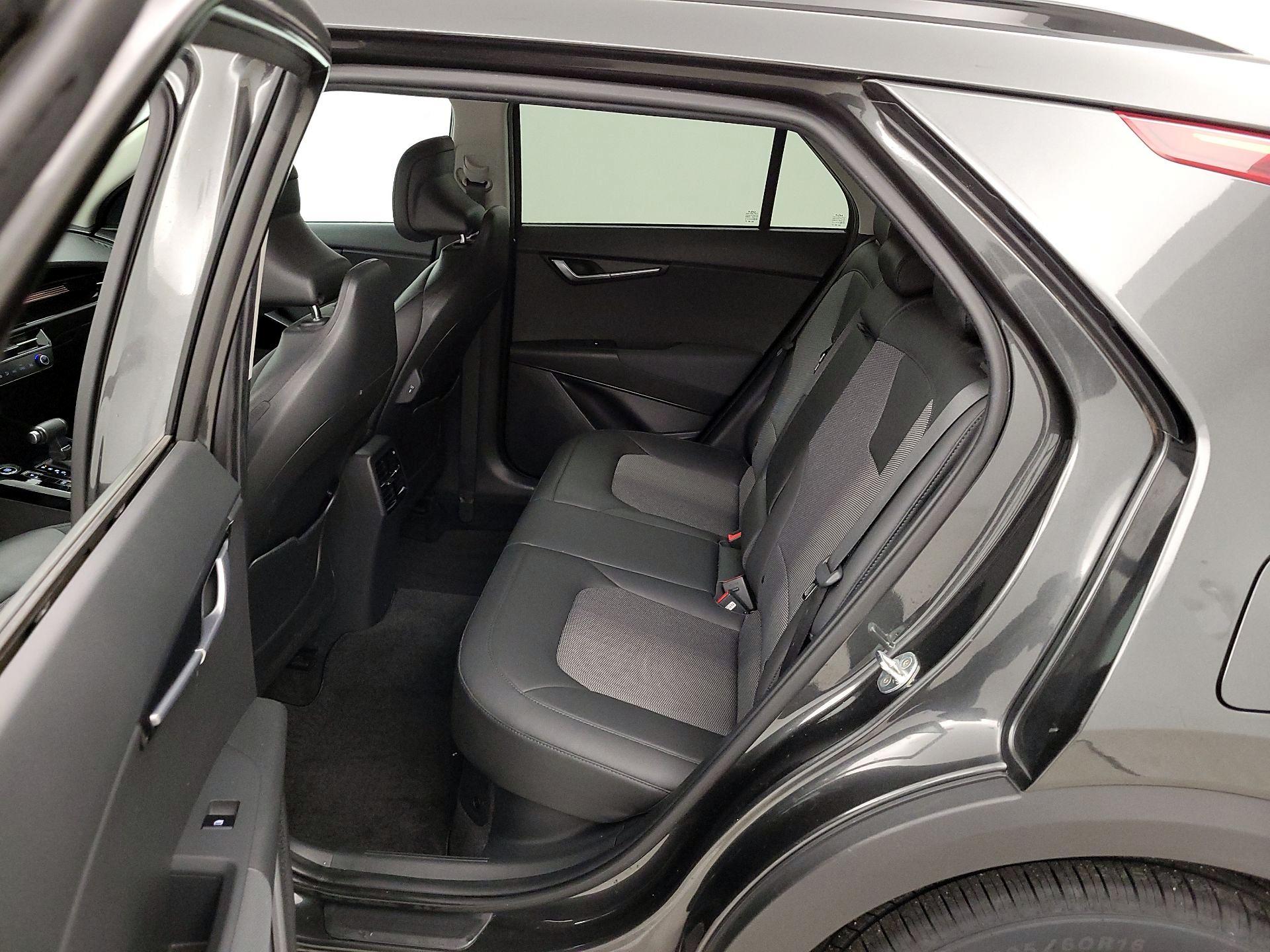 Thumbnail: 2023 Kia Niro - 18