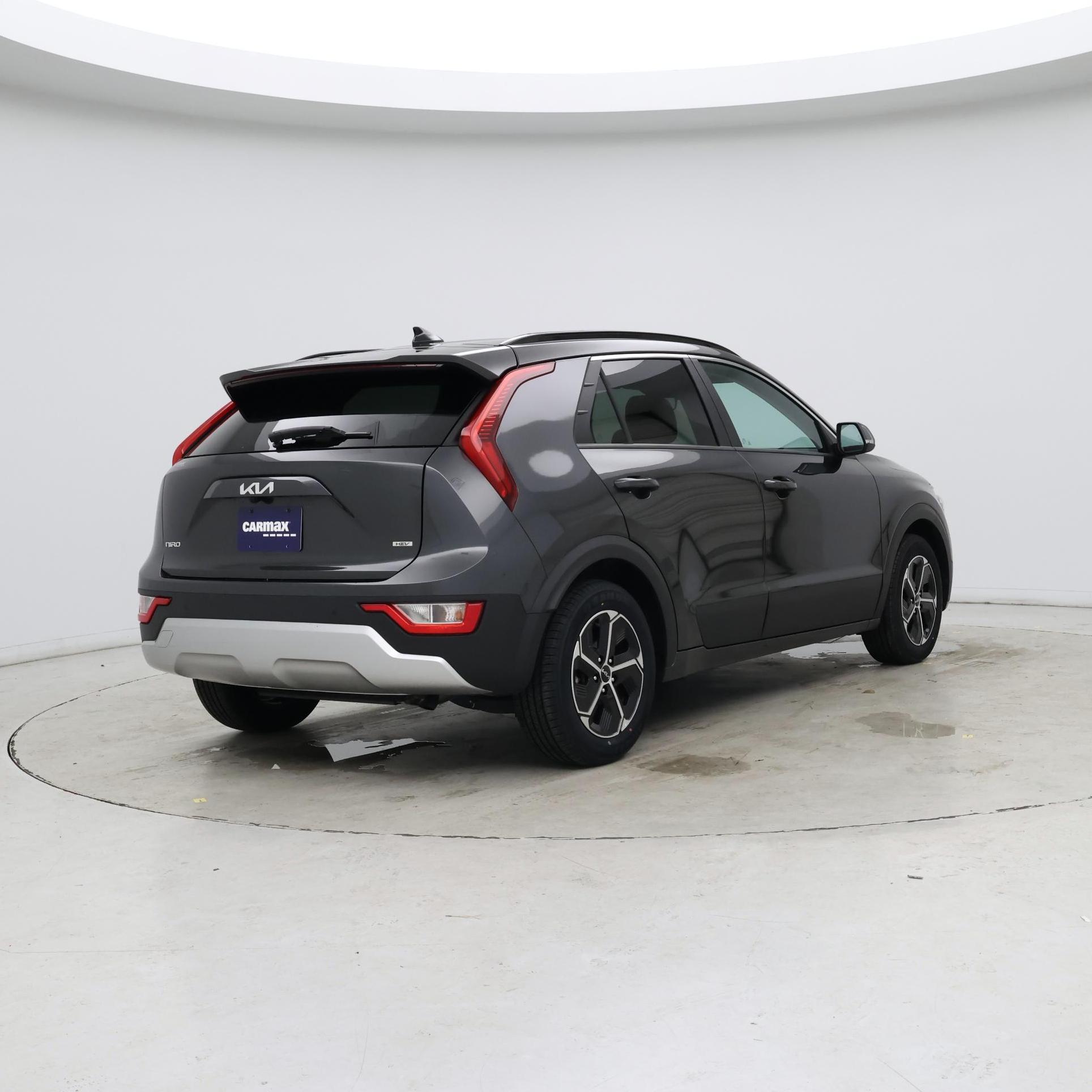 Thumbnail: 2023 Kia Niro - 8