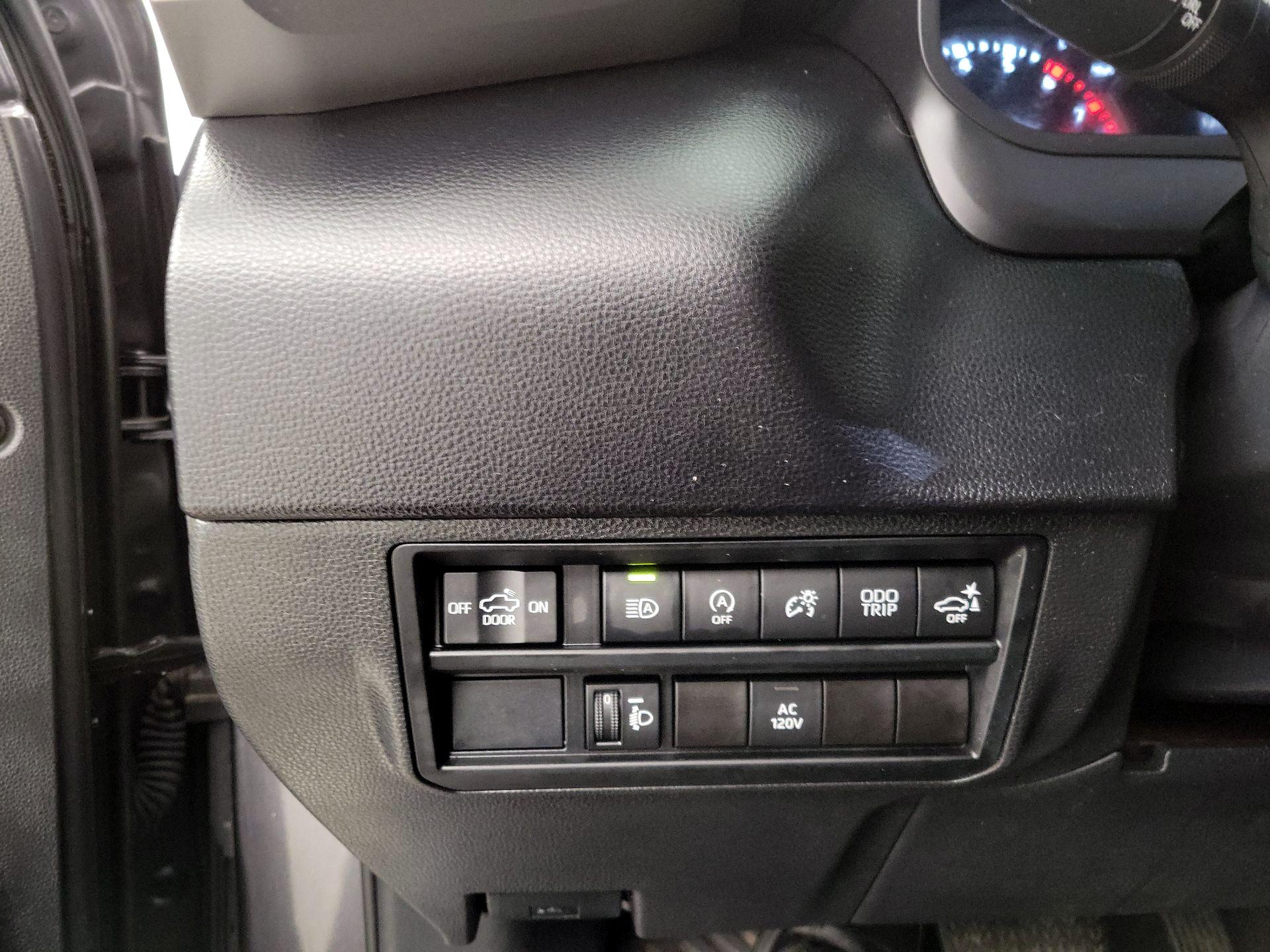 Thumbnail: 2022 Toyota Tundra - 13