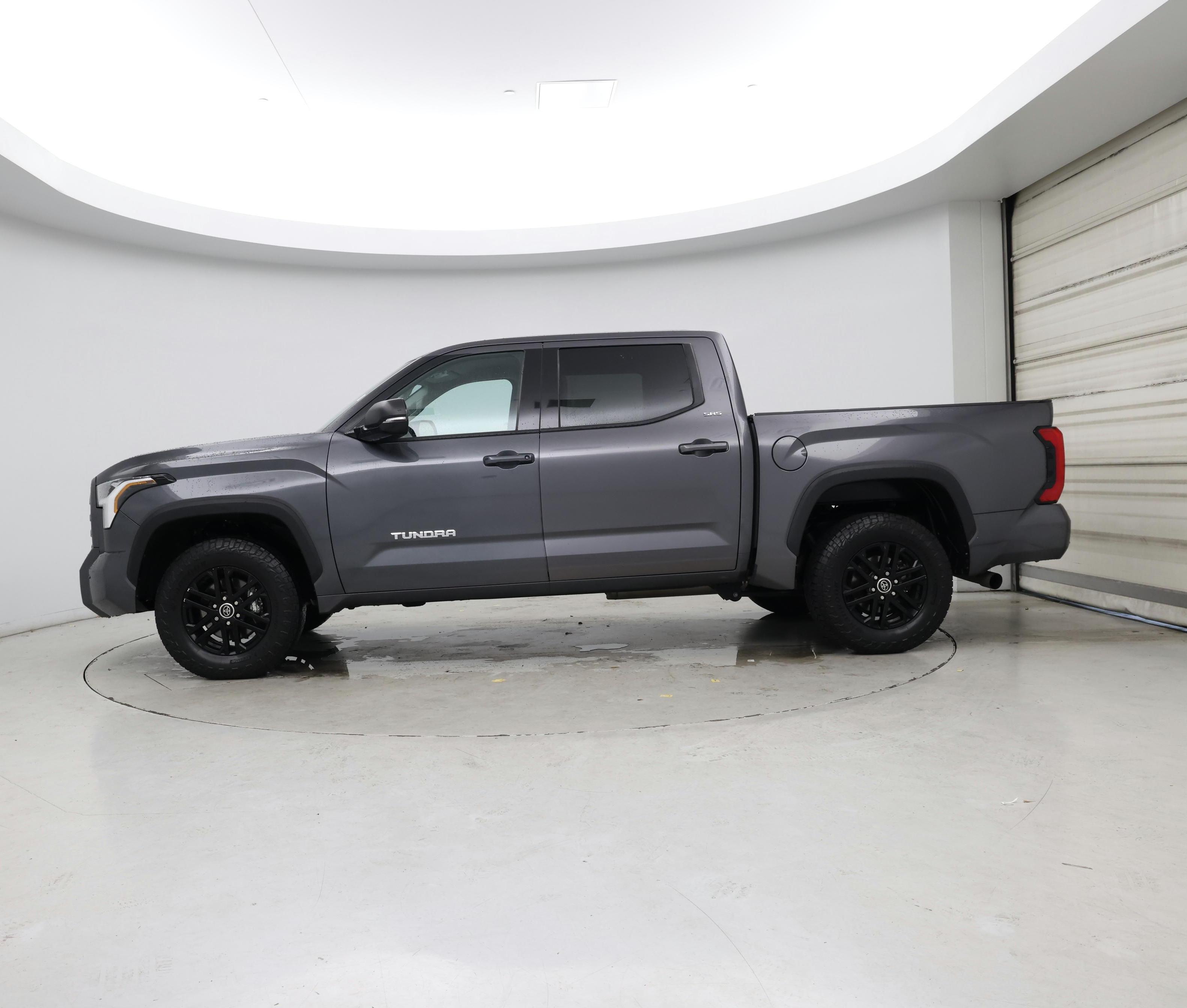 Thumbnail: 2022 Toyota Tundra - 3