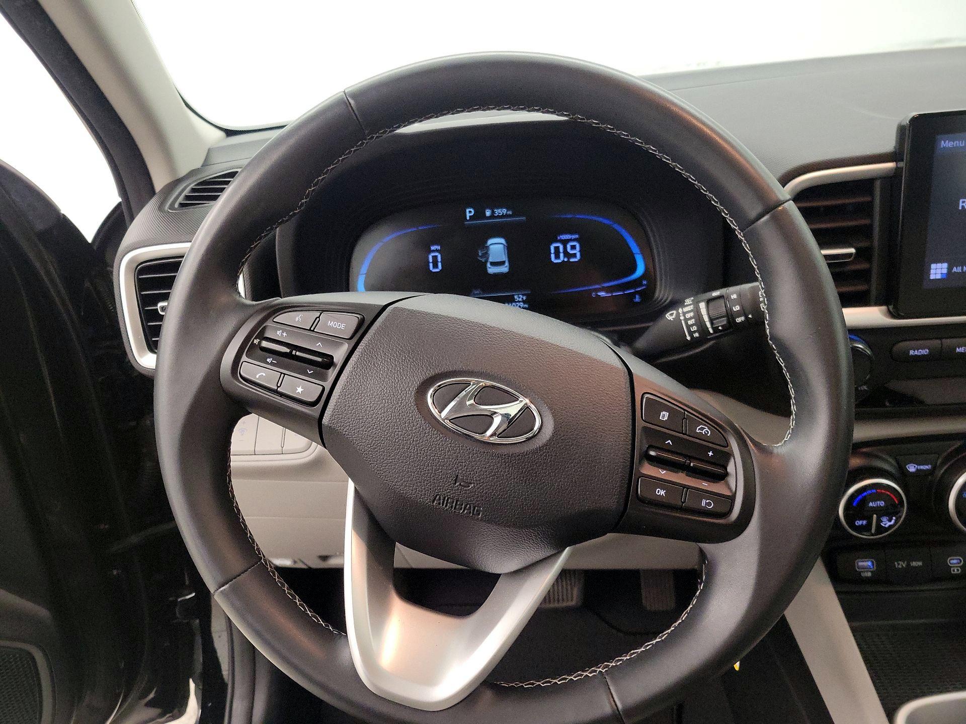 Thumbnail: 2023 Hyundai Venue - 10