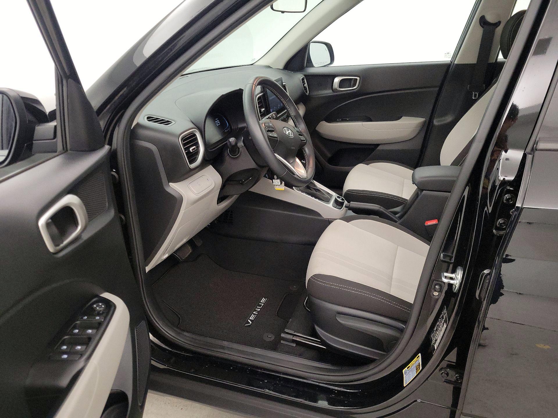 Thumbnail: 2023 Hyundai Venue - 11