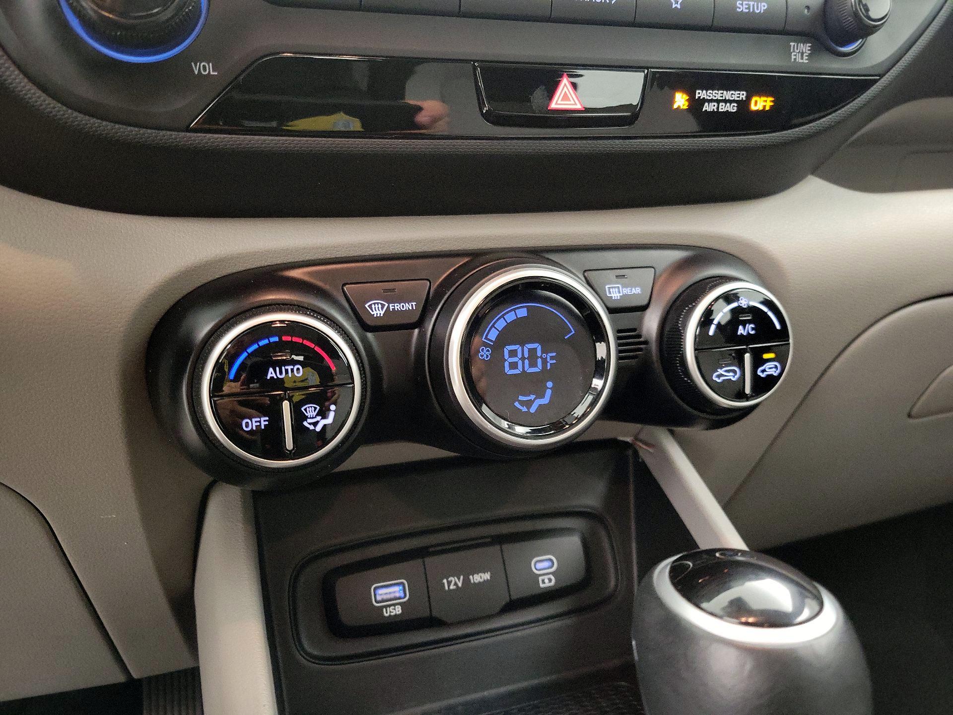 Thumbnail: 2023 Hyundai Venue - 16