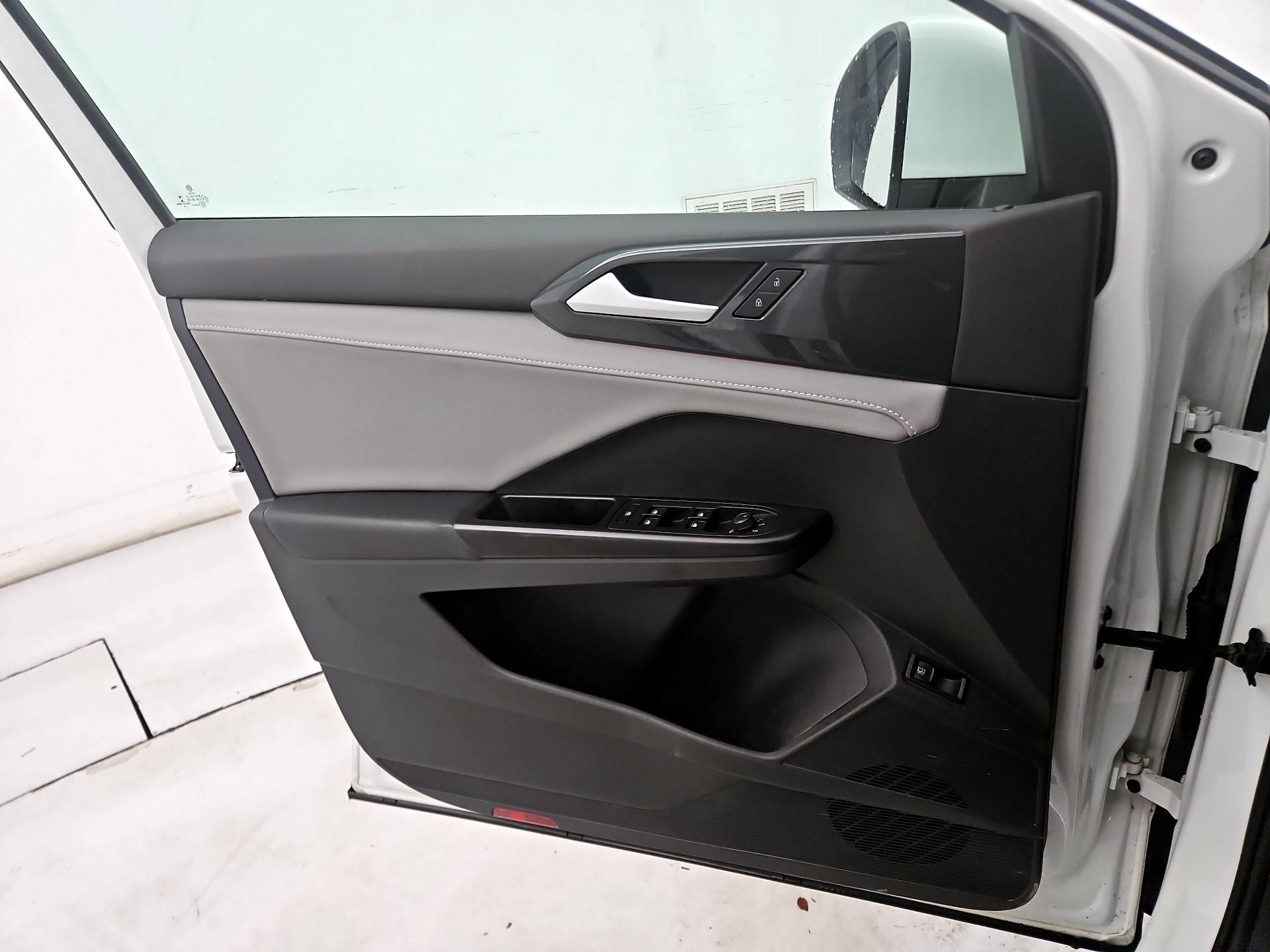 Thumbnail: 2022 Volkswagen Taos - 12