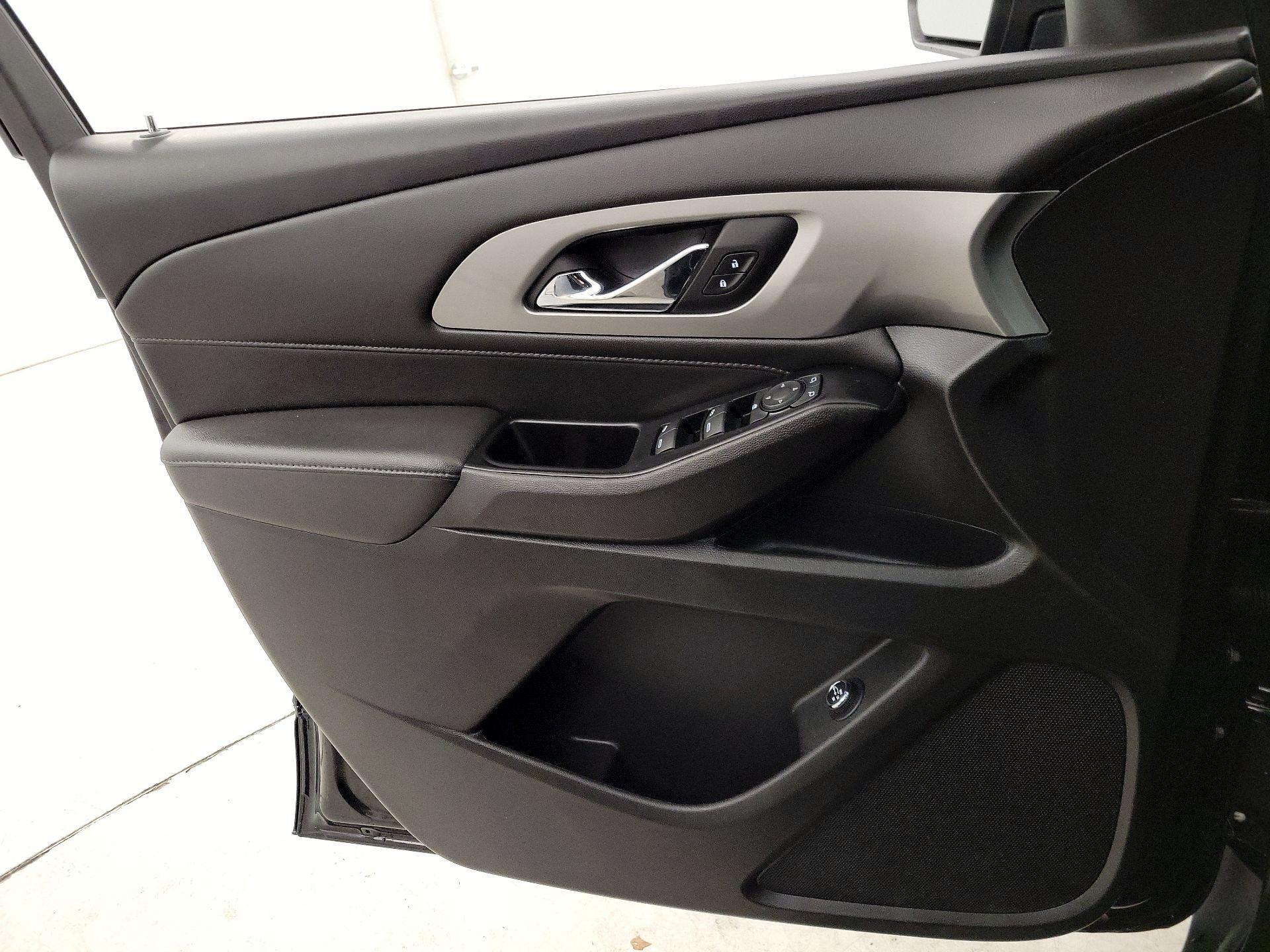 Thumbnail: 2023 Chevrolet Traverse - 12