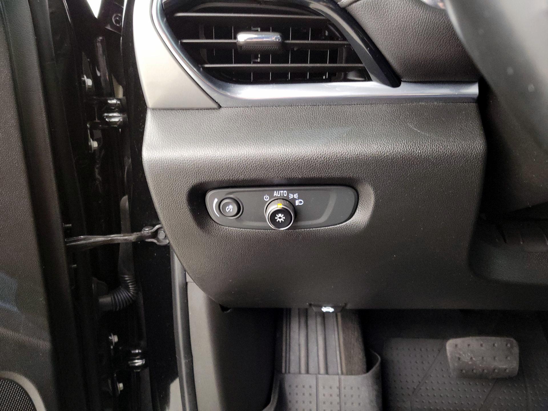 Thumbnail: 2023 Chevrolet Traverse - 13