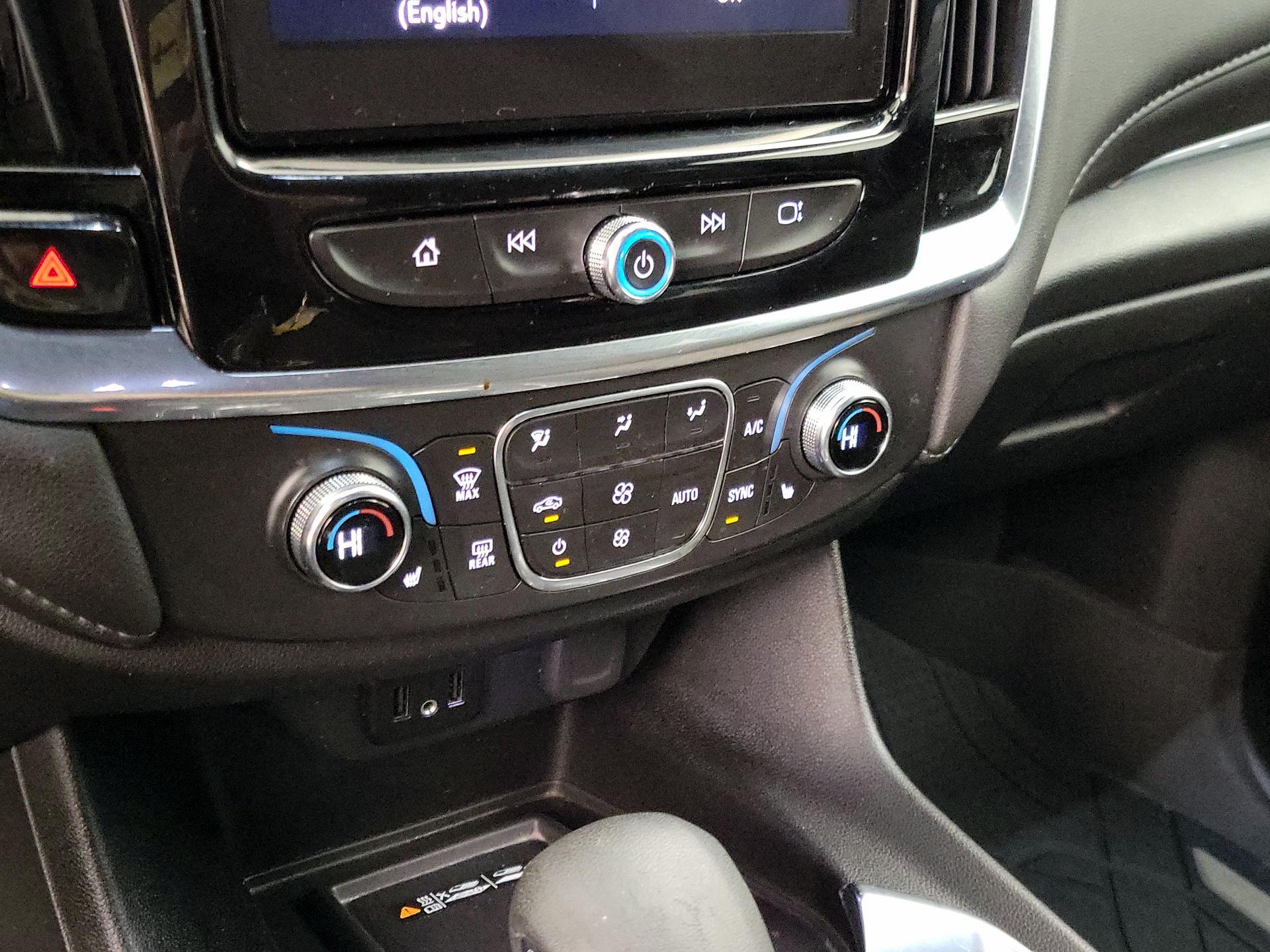 Thumbnail: 2023 Chevrolet Traverse - 16