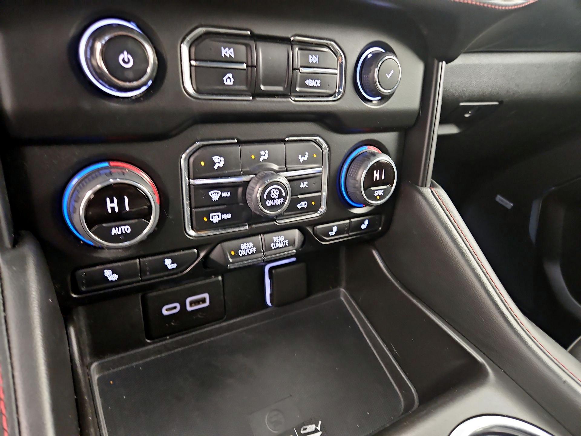 Thumbnail: 2021 Chevrolet Tahoe - 16