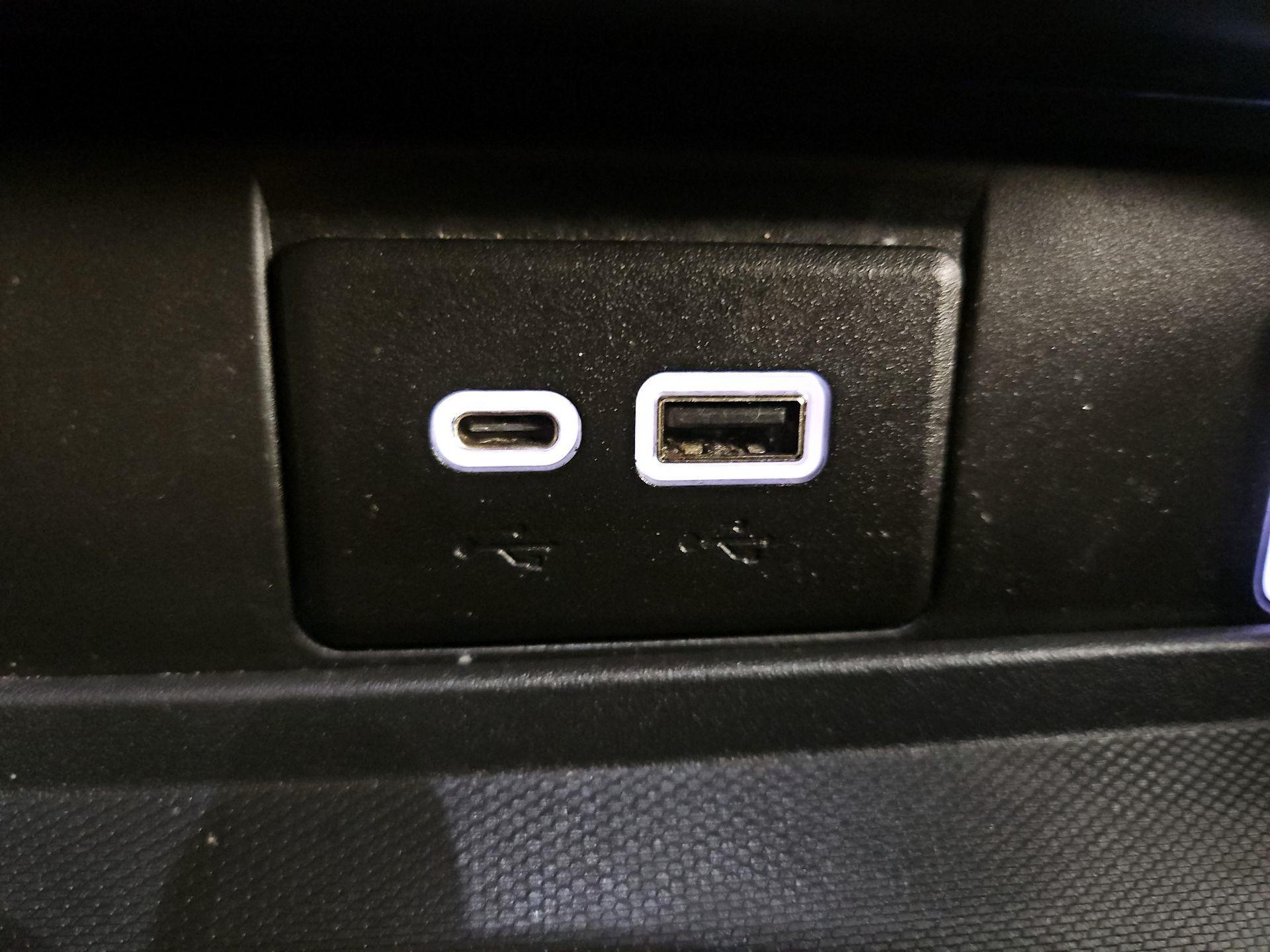 Thumbnail: 2021 Chevrolet Tahoe - 18