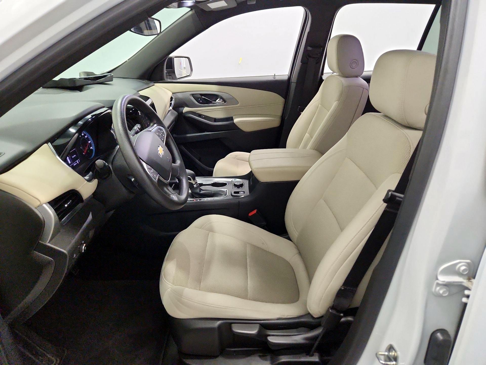 Thumbnail: 2022 Chevrolet Traverse - 11