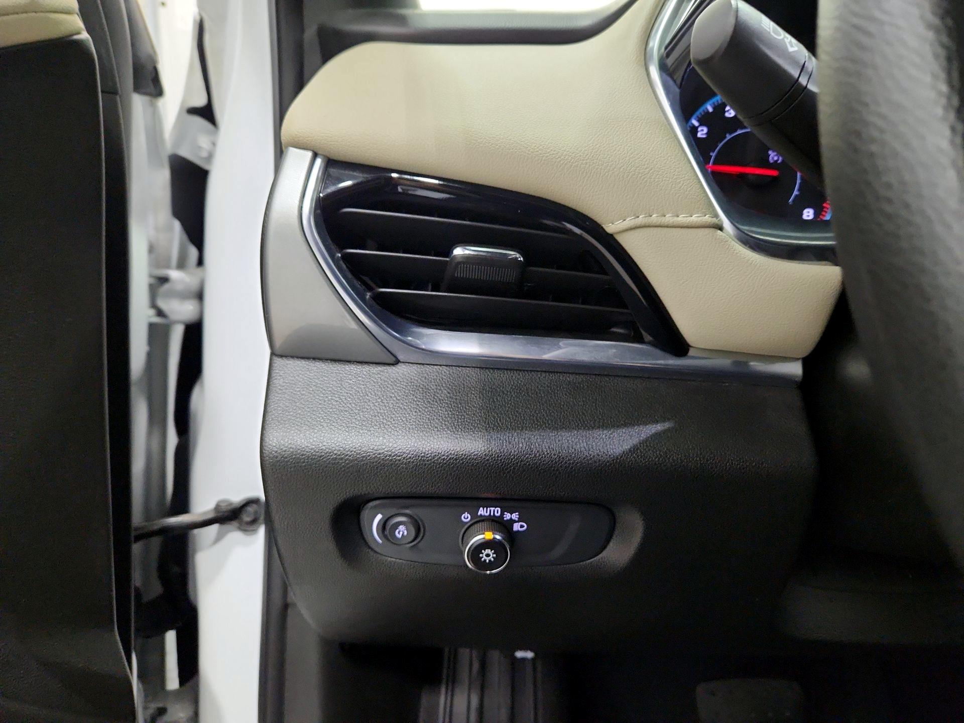 Thumbnail: 2022 Chevrolet Traverse - 13