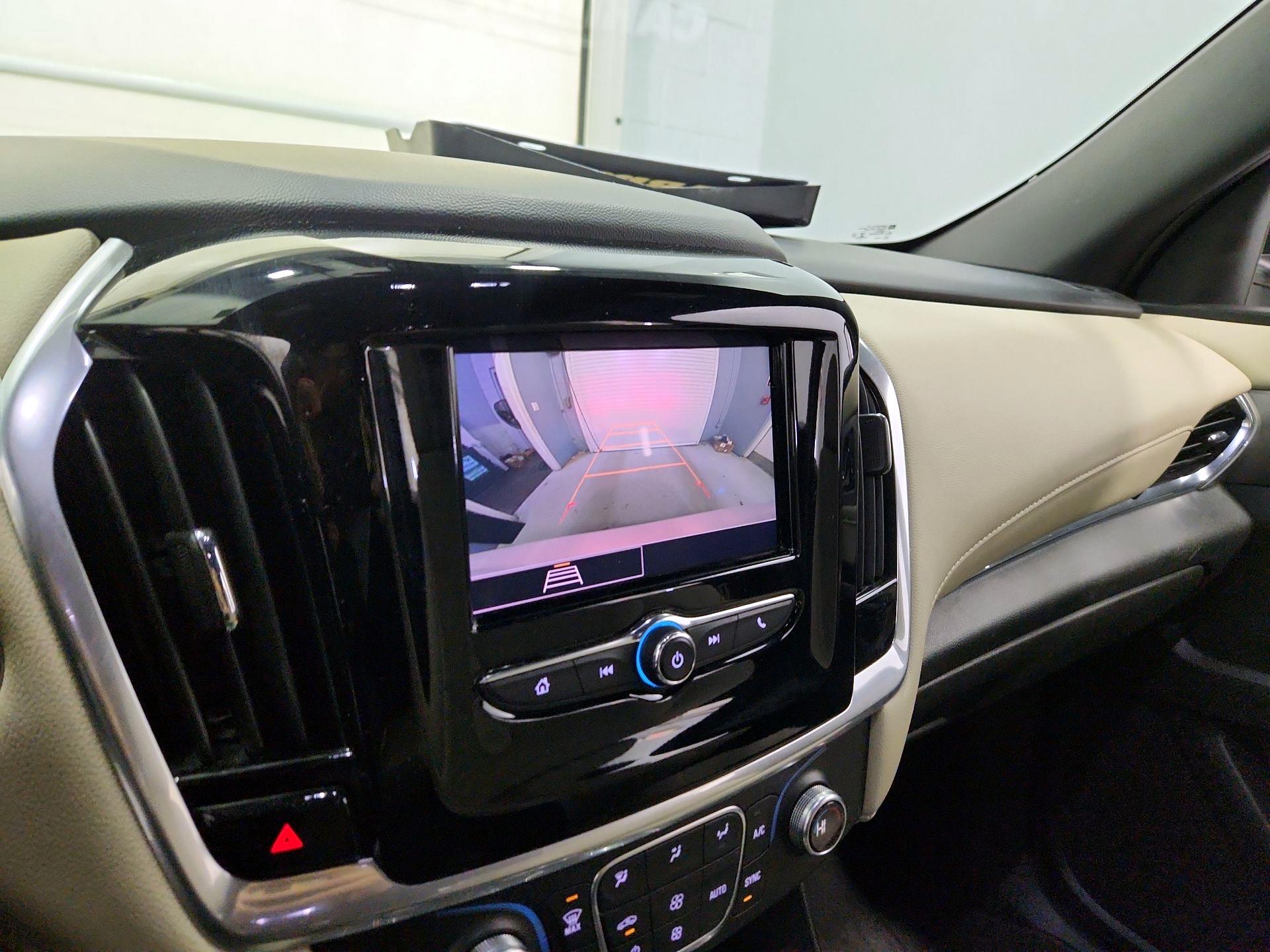 Thumbnail: 2022 Chevrolet Traverse - 14