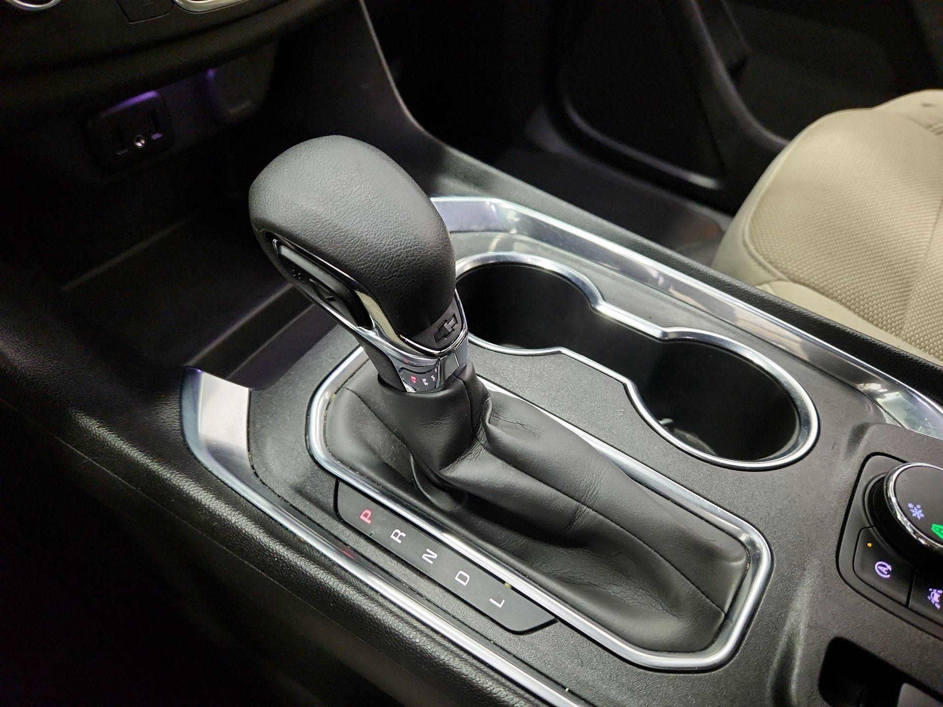 Thumbnail: 2022 Chevrolet Traverse - 17