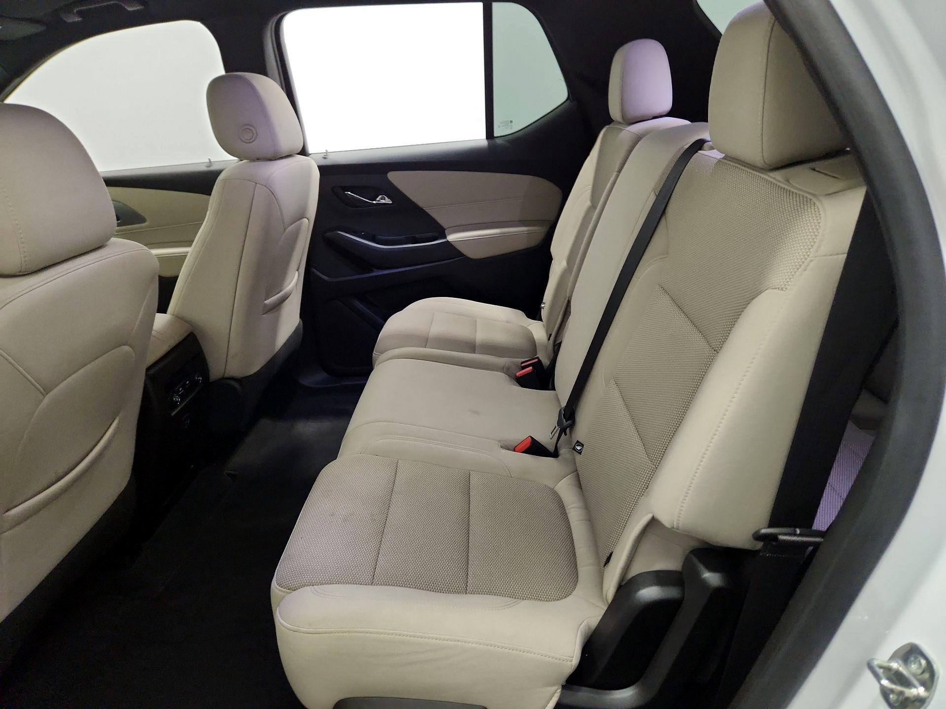 Thumbnail: 2022 Chevrolet Traverse - 19