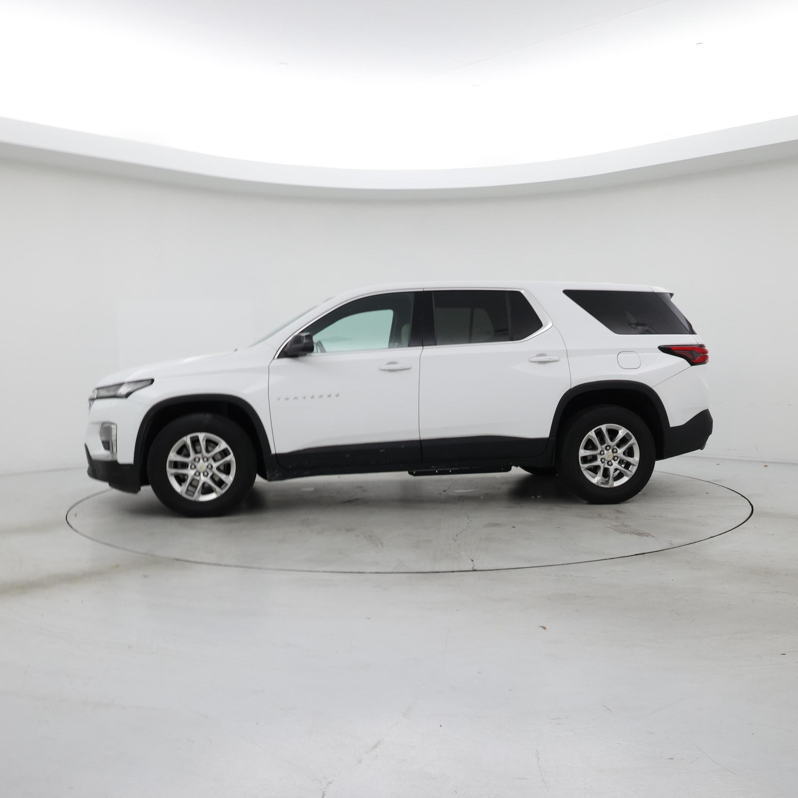 Thumbnail: 2022 Chevrolet Traverse - 3