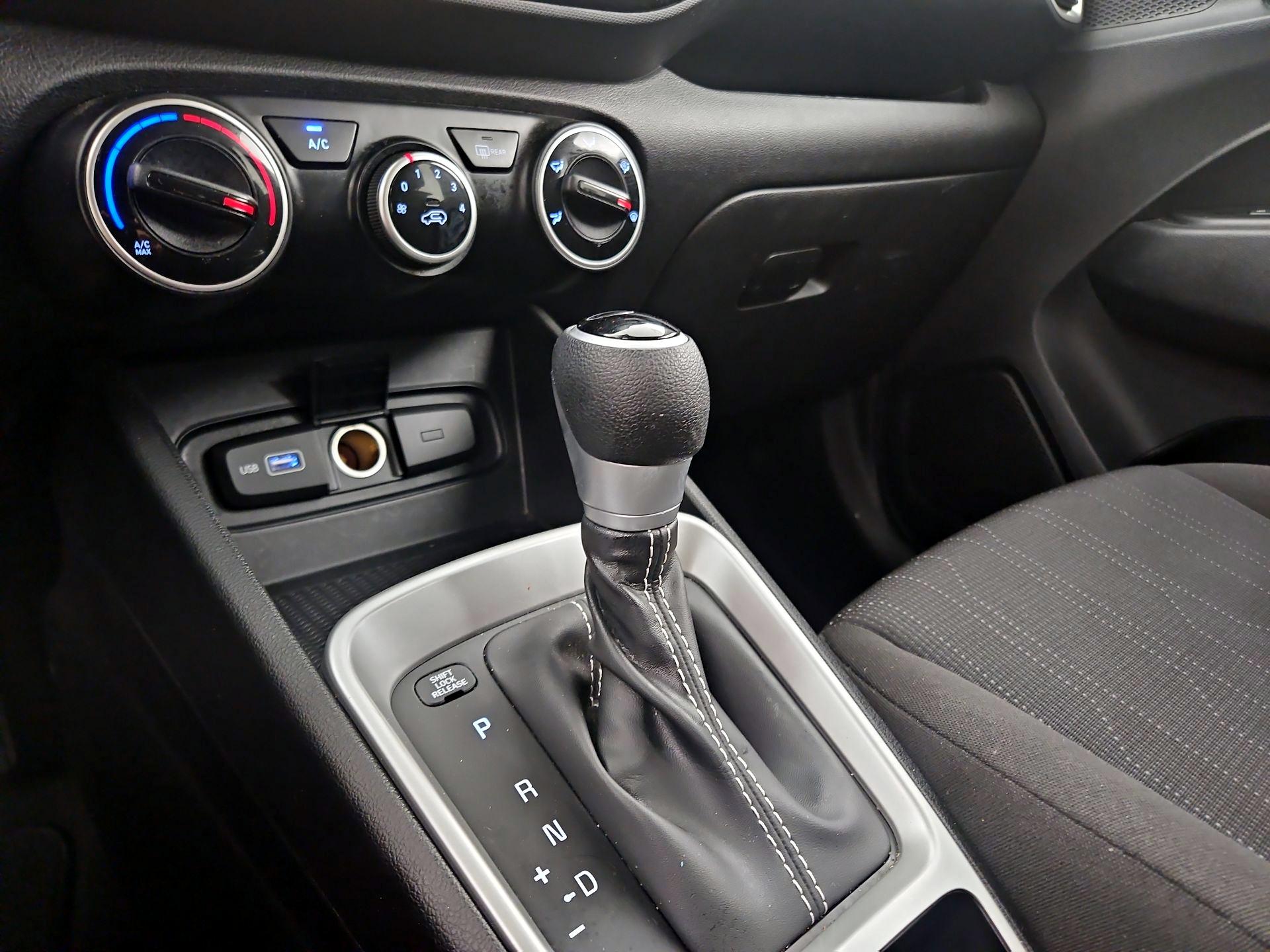 Thumbnail: 2022 Hyundai Venue - 17