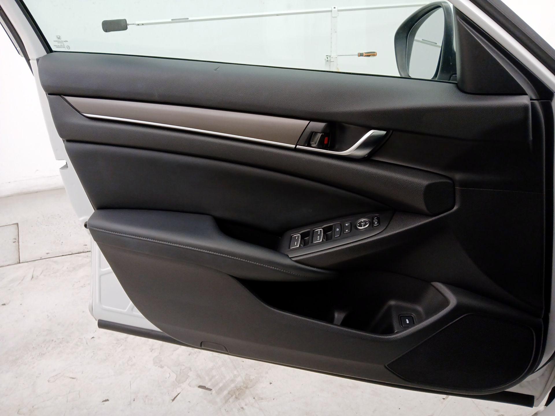 Thumbnail: 2018 Honda Accord - 12