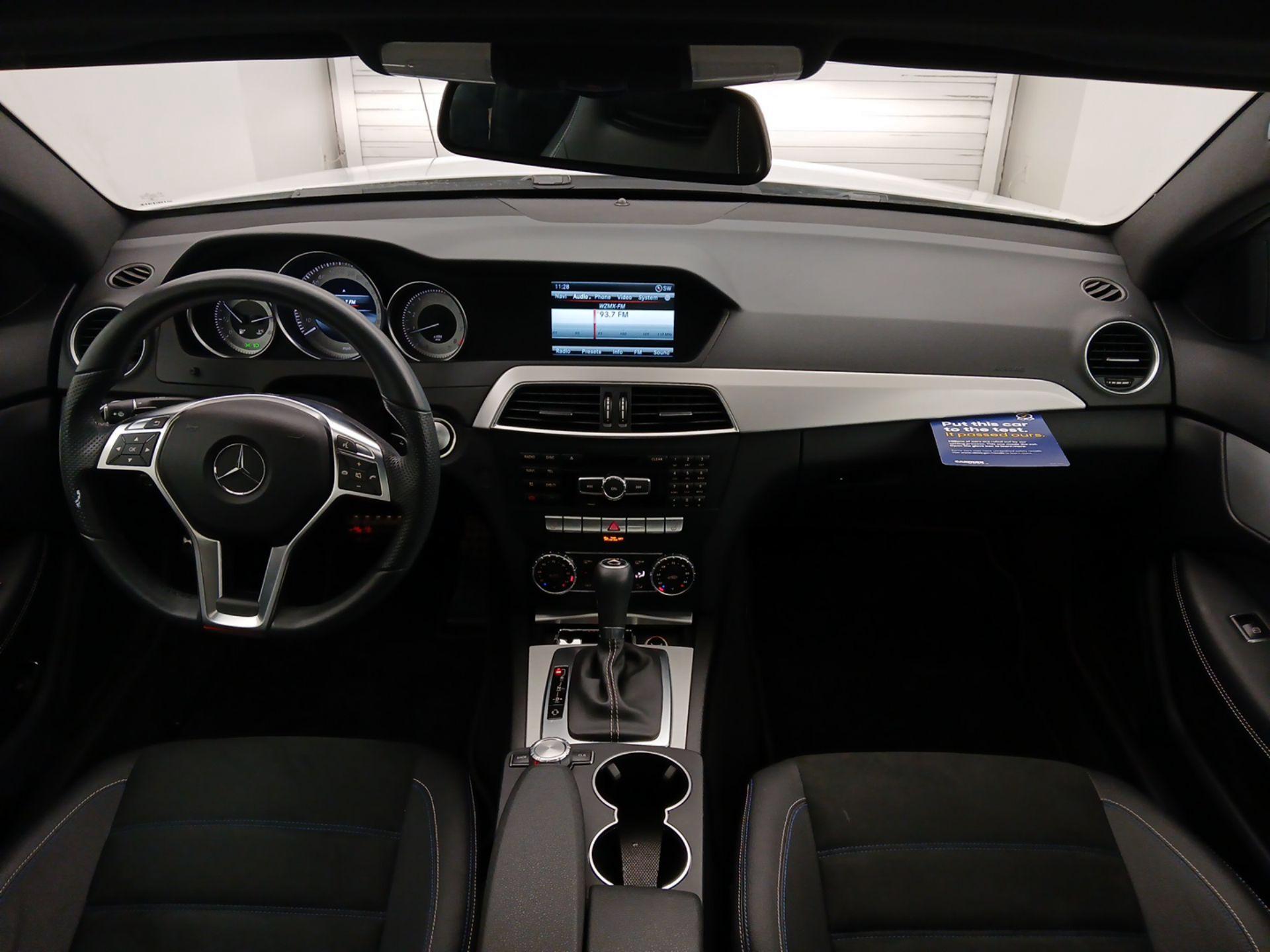 Thumbnail: 2015 Mercedes-Benz C-Class - 9