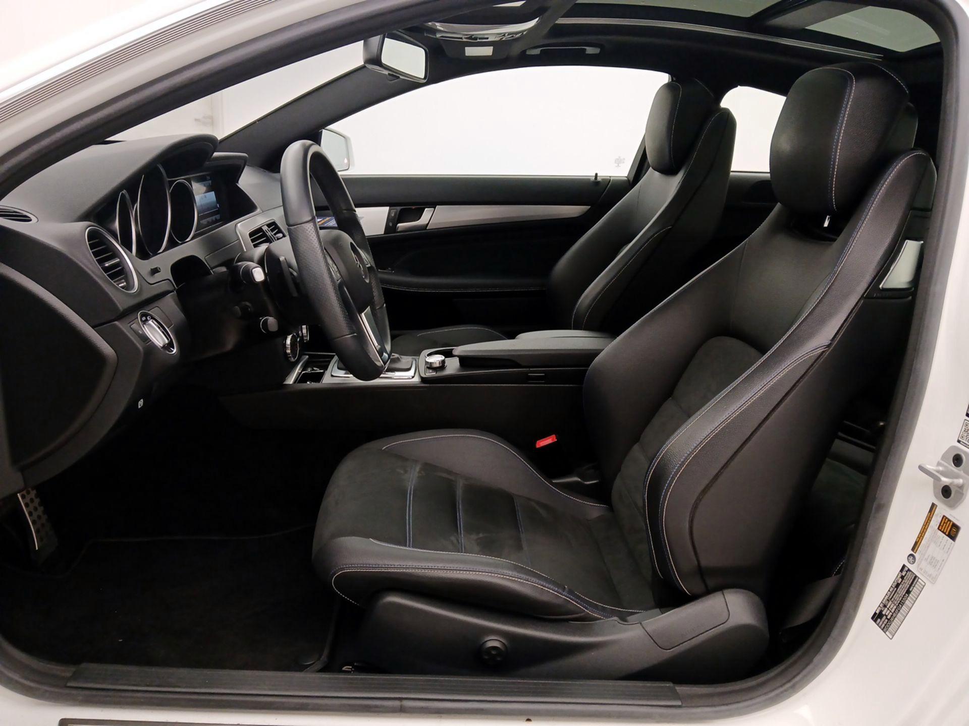 Thumbnail: 2015 Mercedes-Benz C-Class - 11