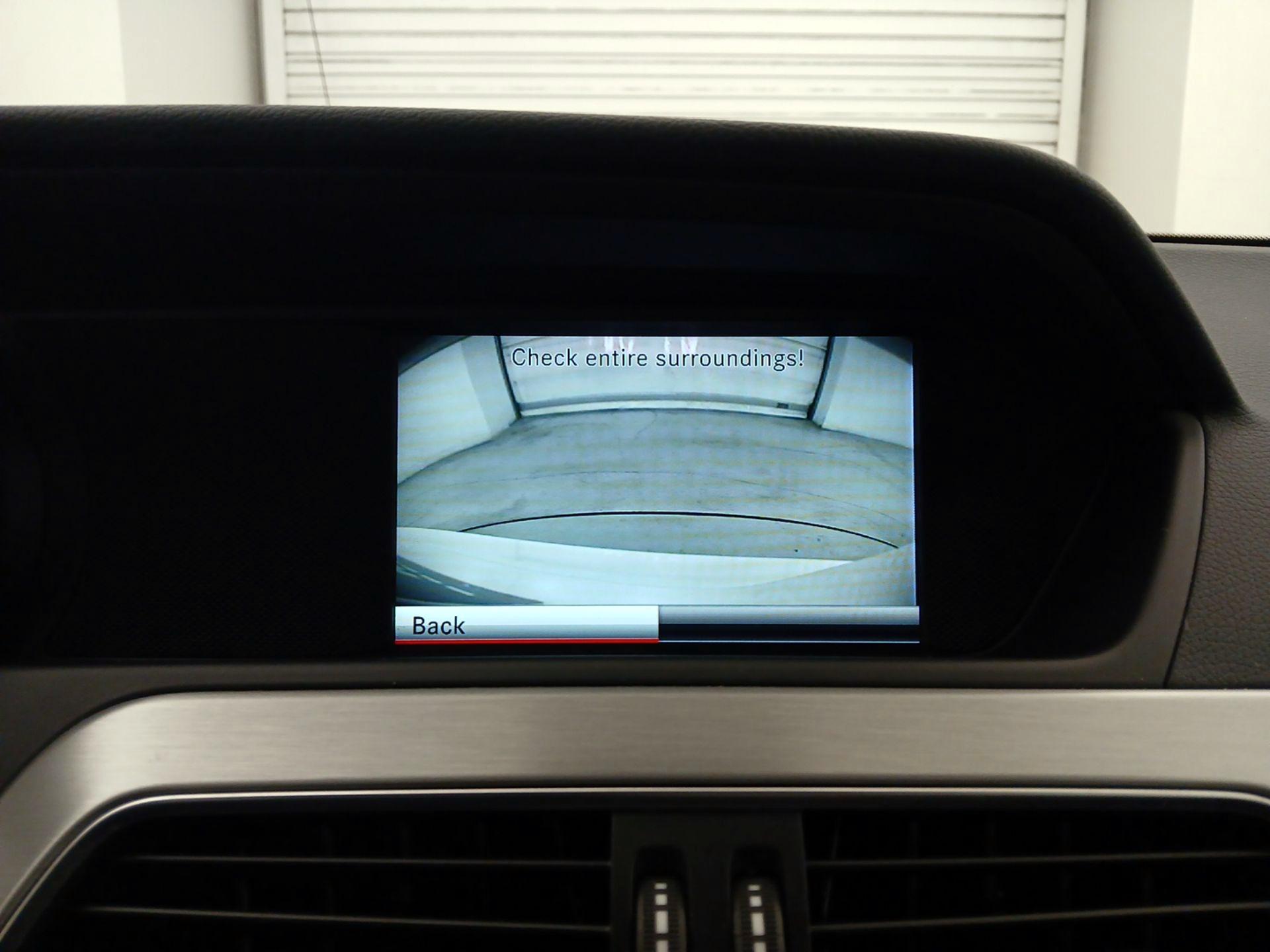 Thumbnail: 2015 Mercedes-Benz C-Class - 15