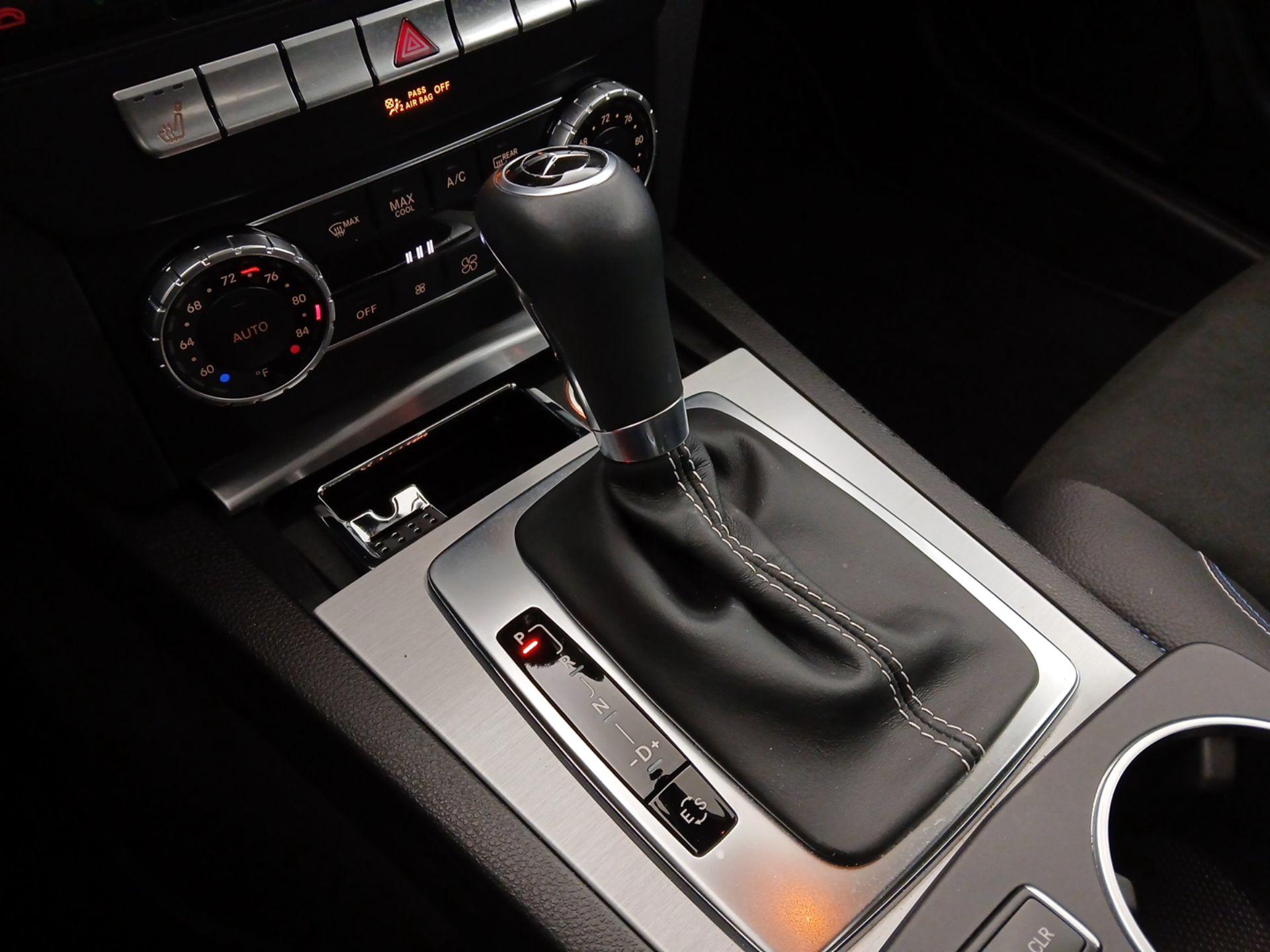 Thumbnail: 2015 Mercedes-Benz C-Class - 18