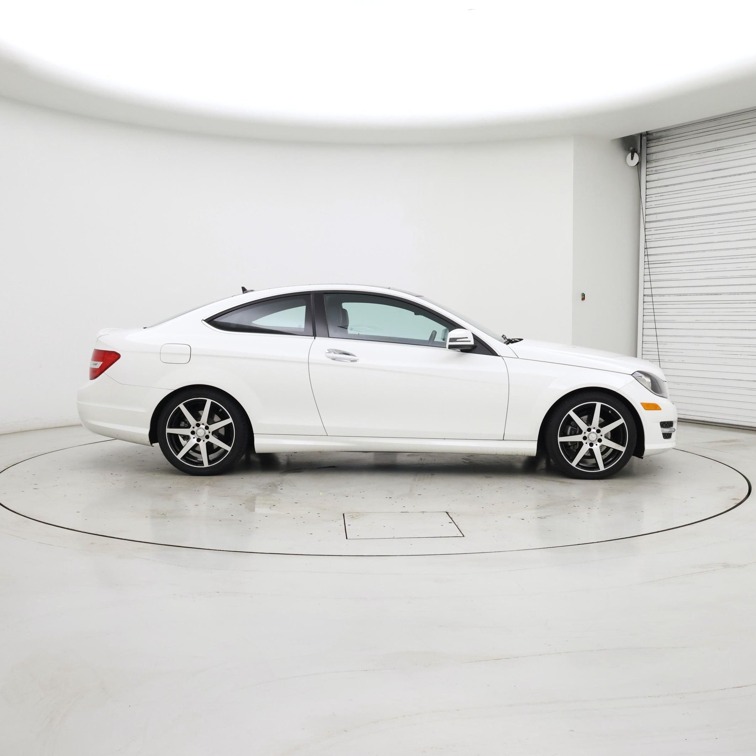 Thumbnail: 2015 Mercedes-Benz C-Class - 7