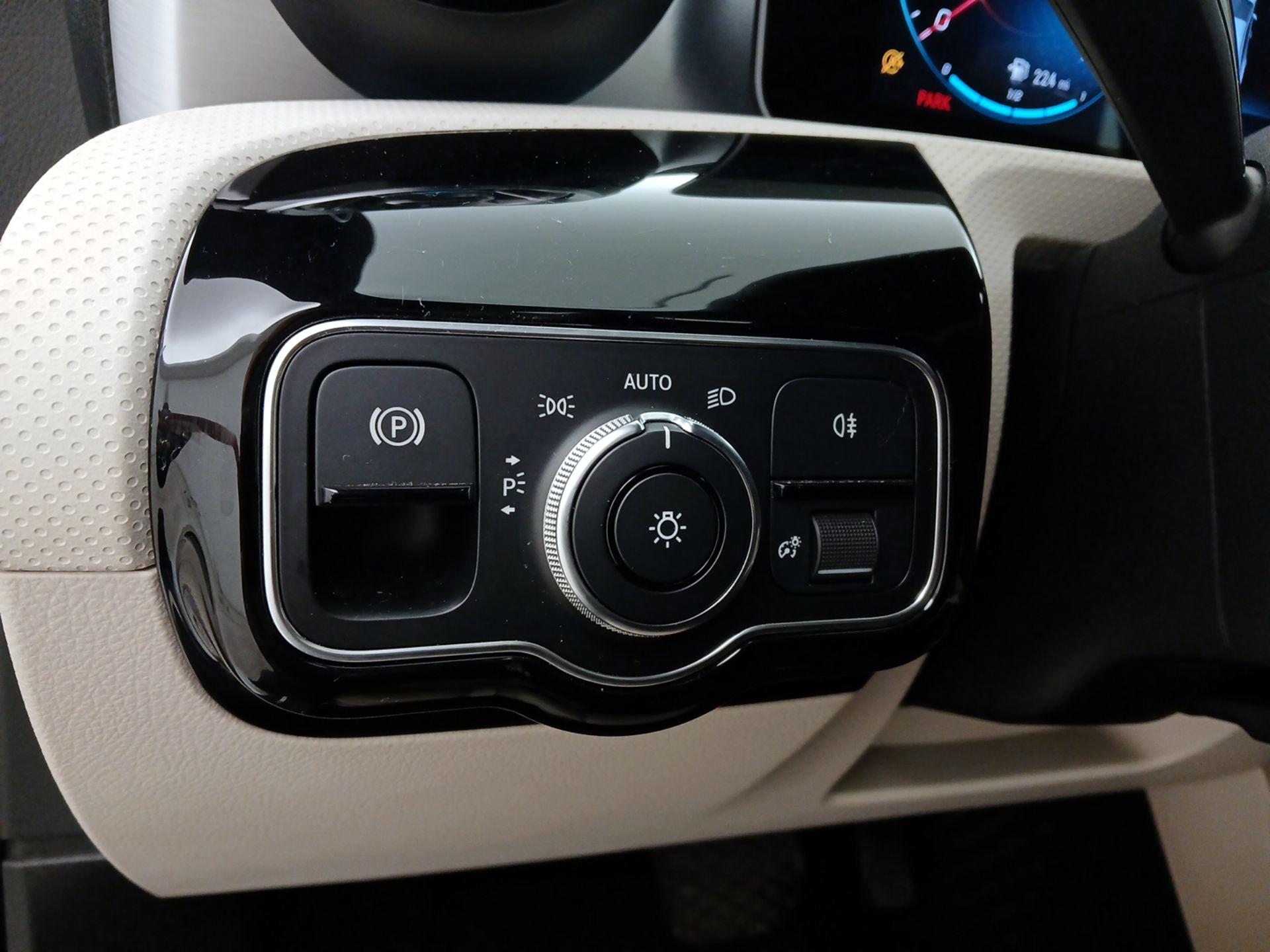 Thumbnail: 2020 Mercedes-Benz CLA - 13