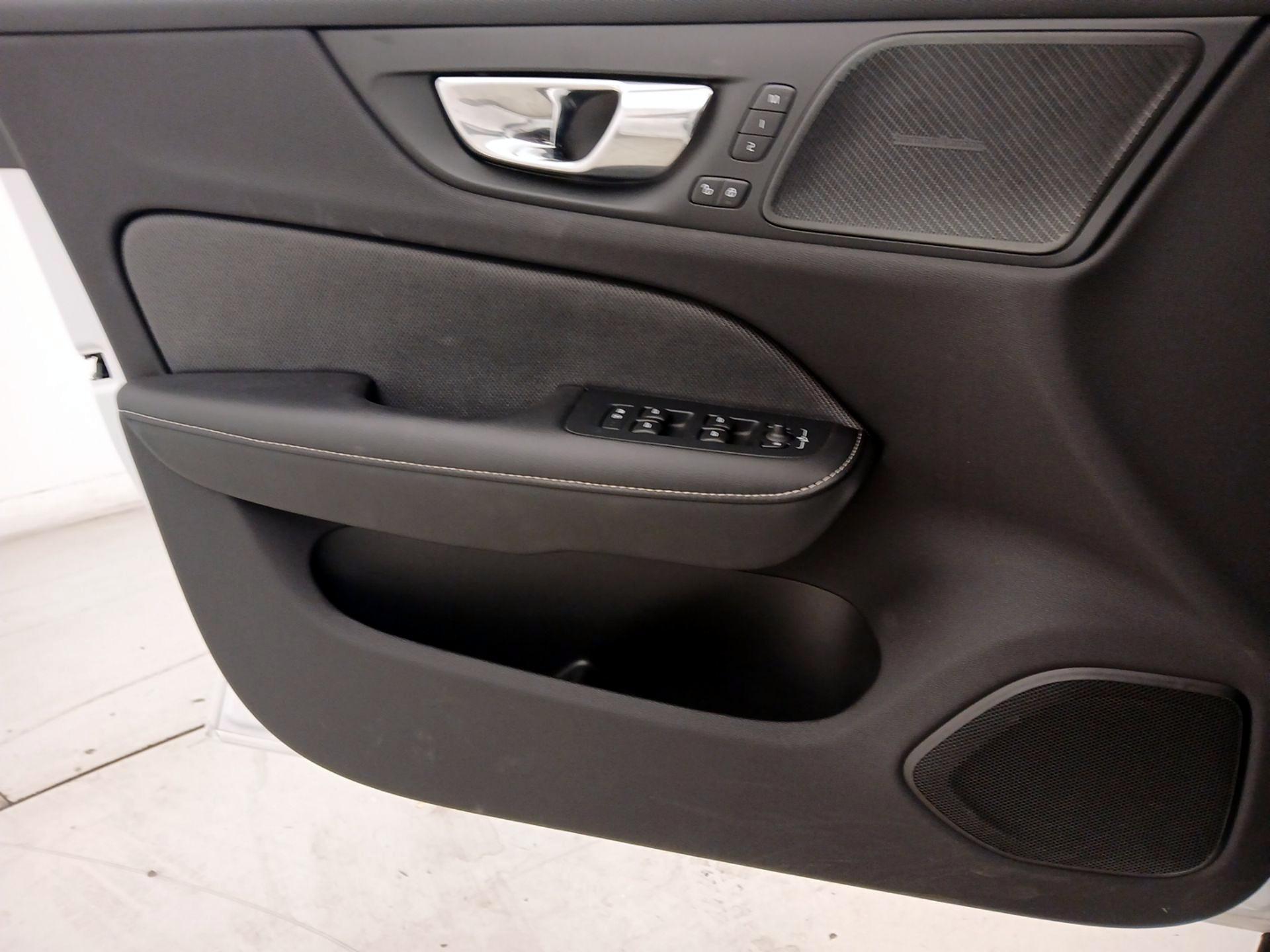 Thumbnail: 2021 Volvo S60 - 12