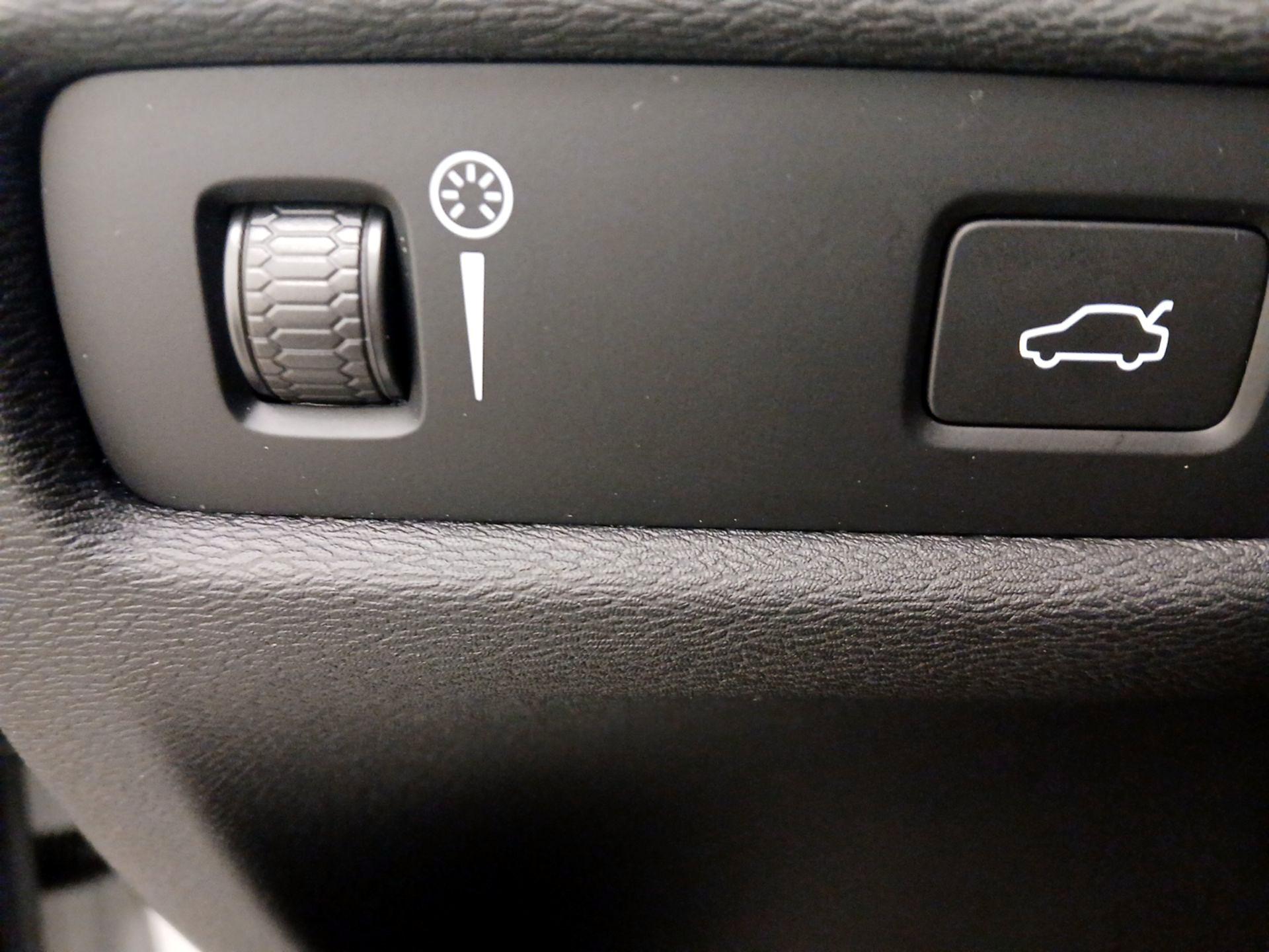 Thumbnail: 2021 Volvo S60 - 13