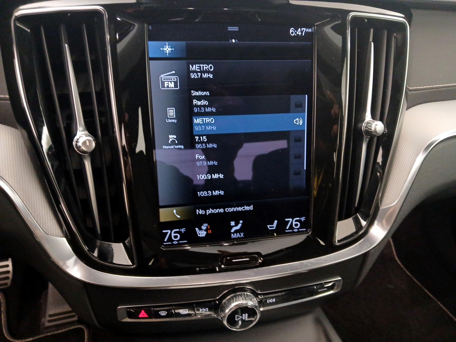 Thumbnail: 2021 Volvo S60 - 16