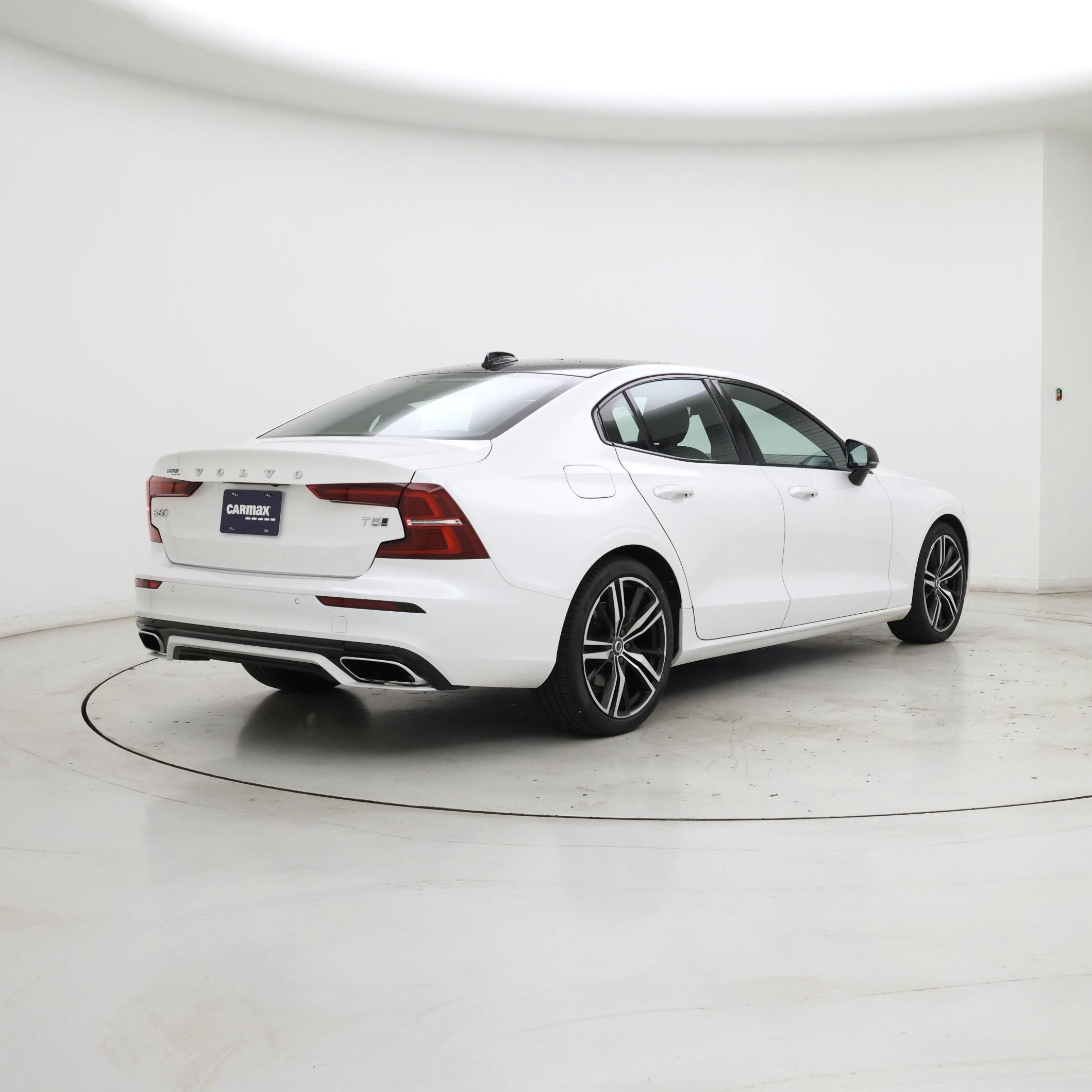 Thumbnail: 2021 Volvo S60 - 8