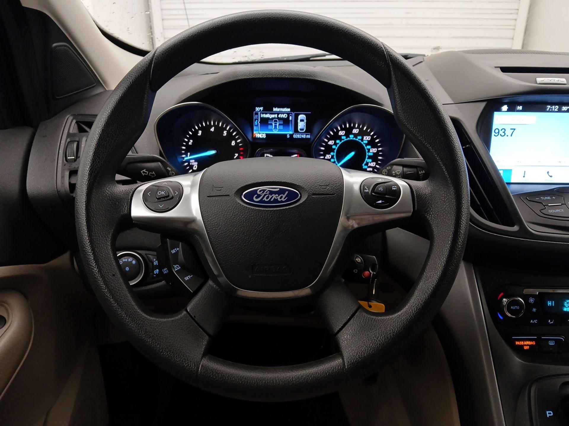 Thumbnail: 2016 Ford Escape - 10