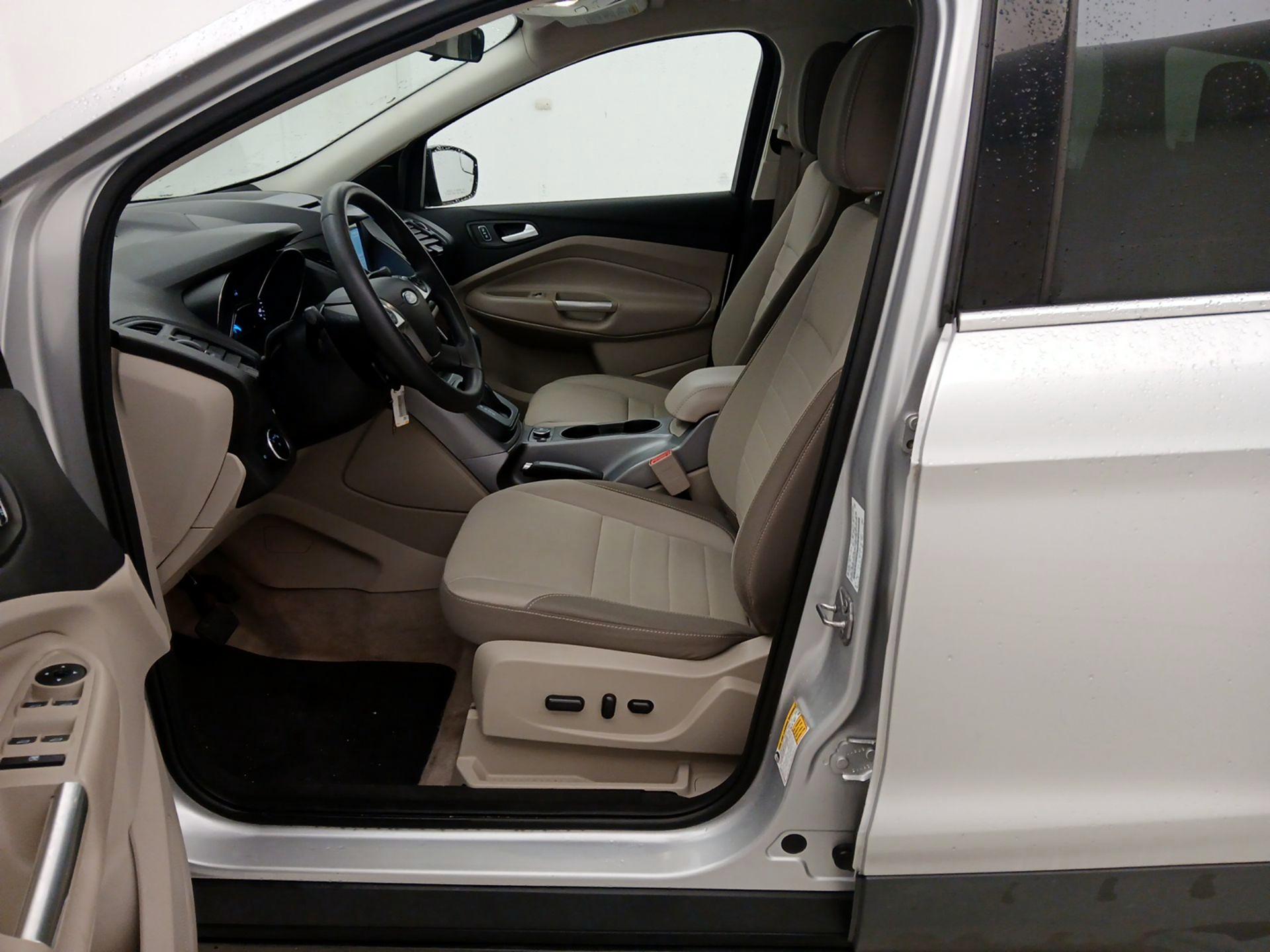 Thumbnail: 2016 Ford Escape - 11