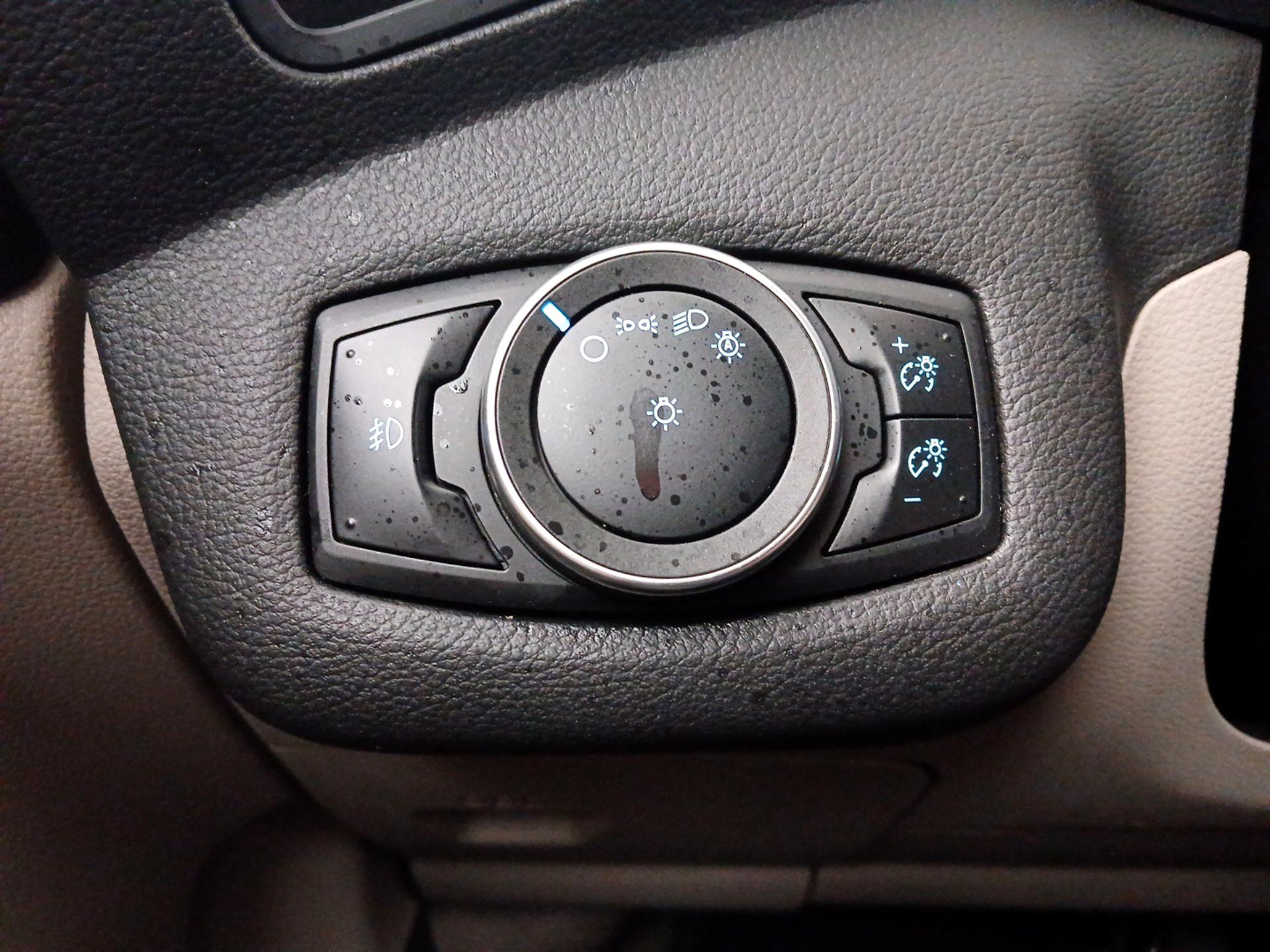 Thumbnail: 2016 Ford Escape - 13