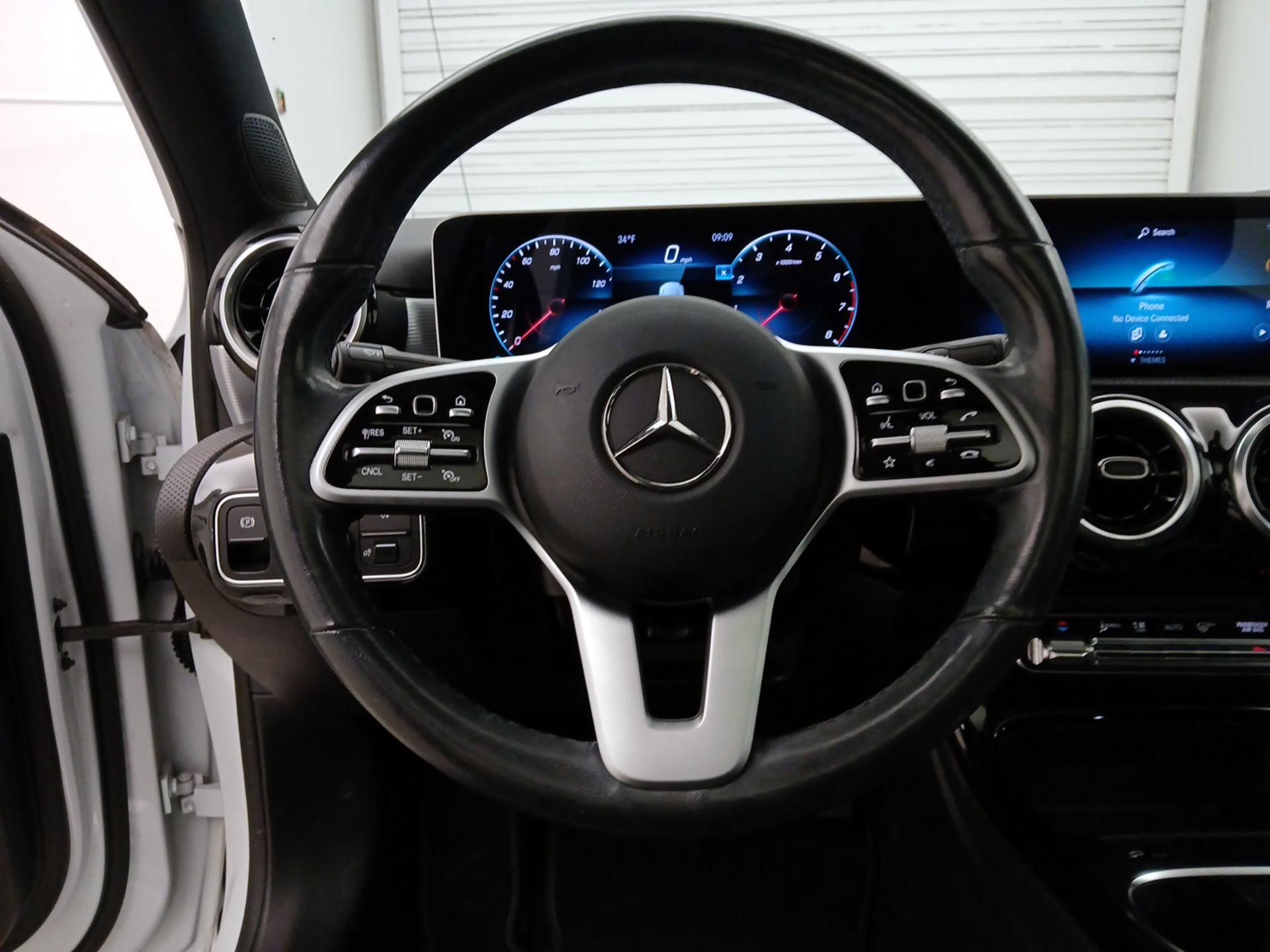 Thumbnail: 2020 Mercedes-Benz A-Class - 10